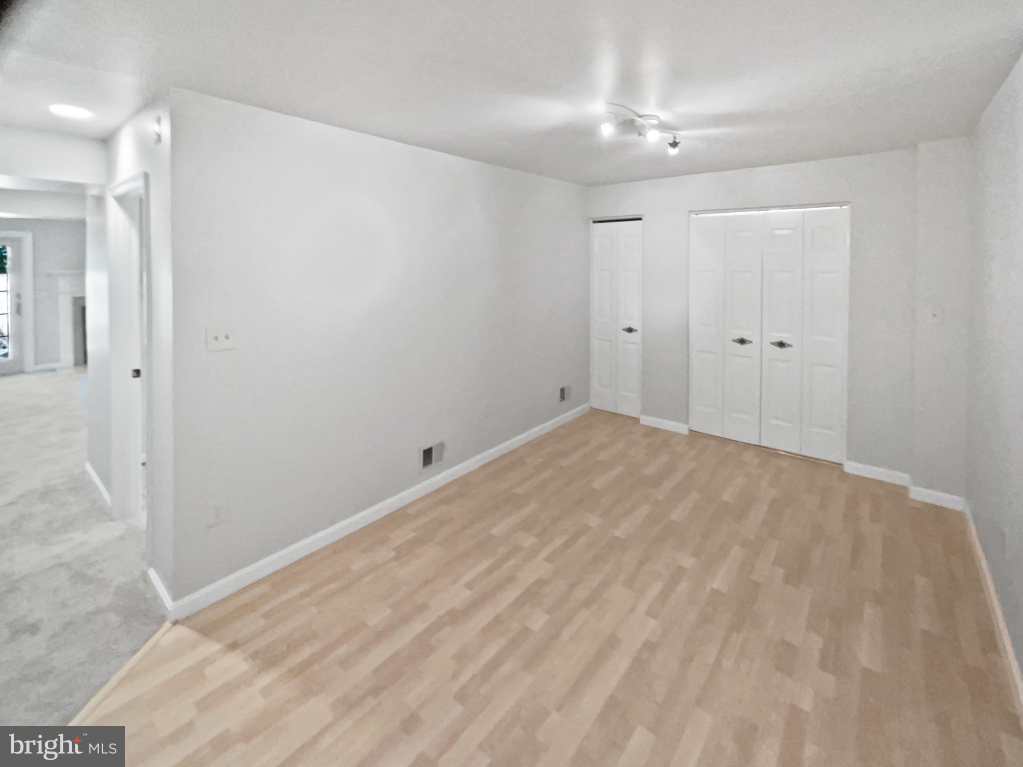 COUNTRY CREEK - Residential