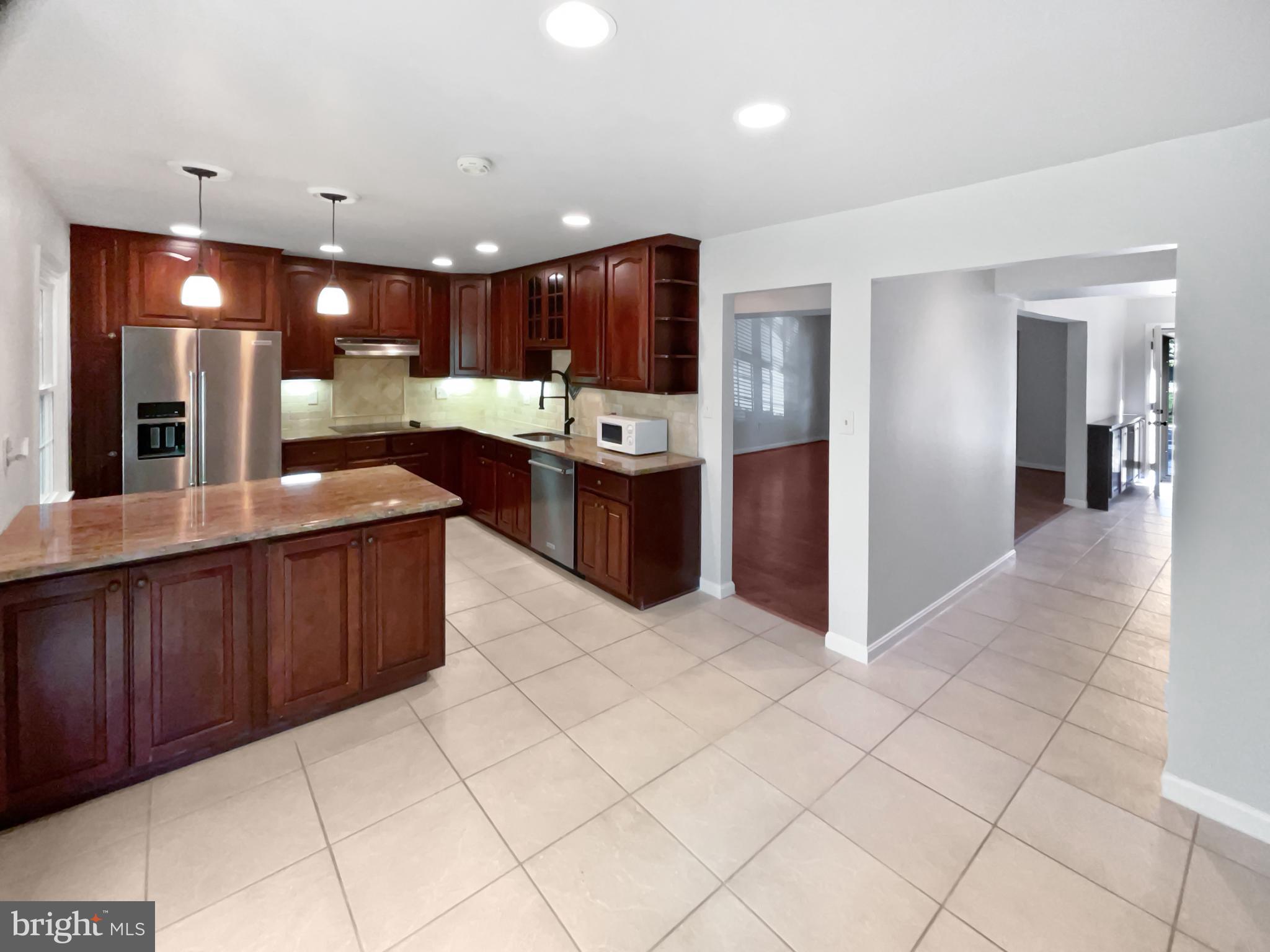 COUNTRY CREEK - Residential