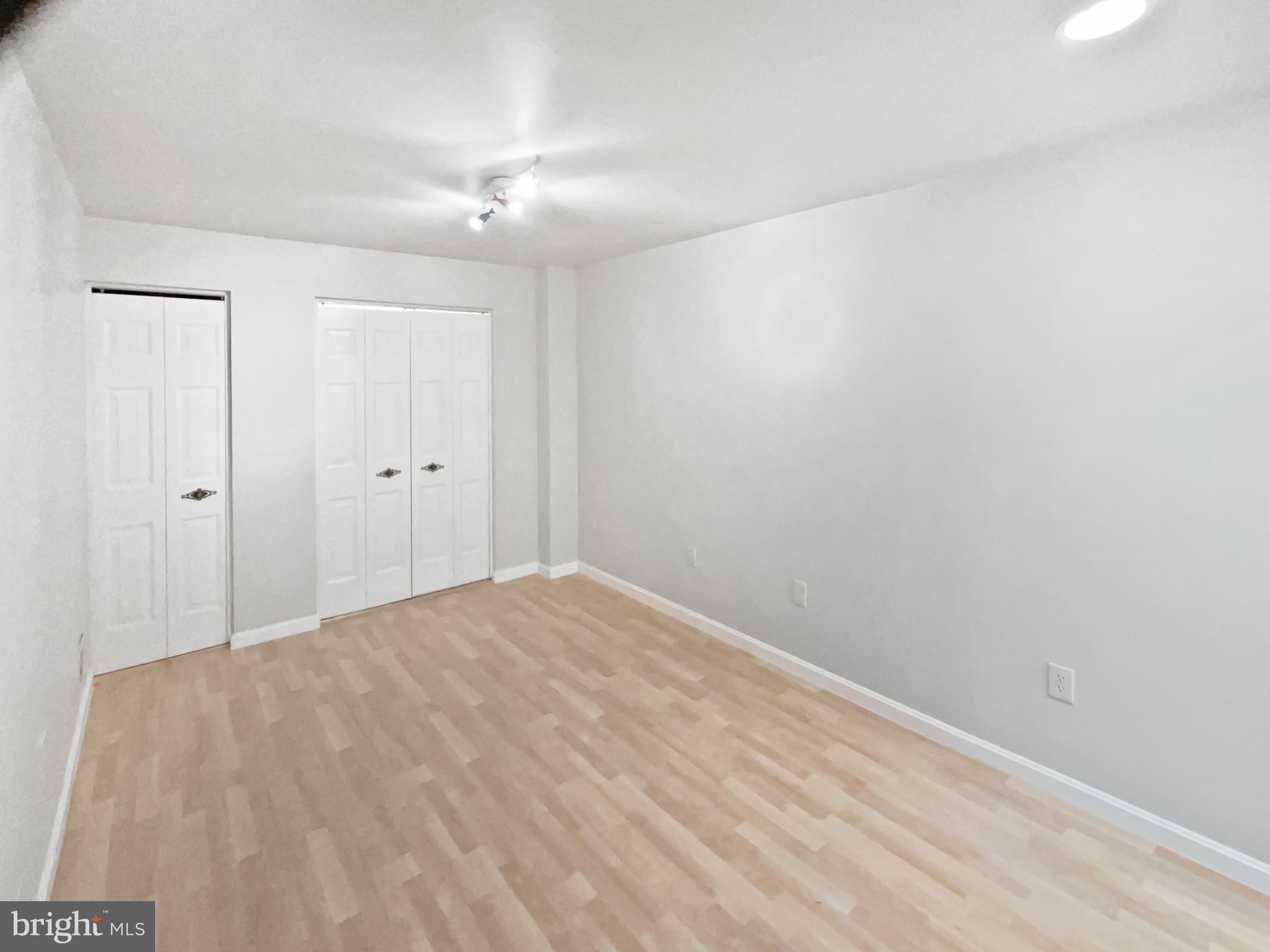 COUNTRY CREEK - Residential