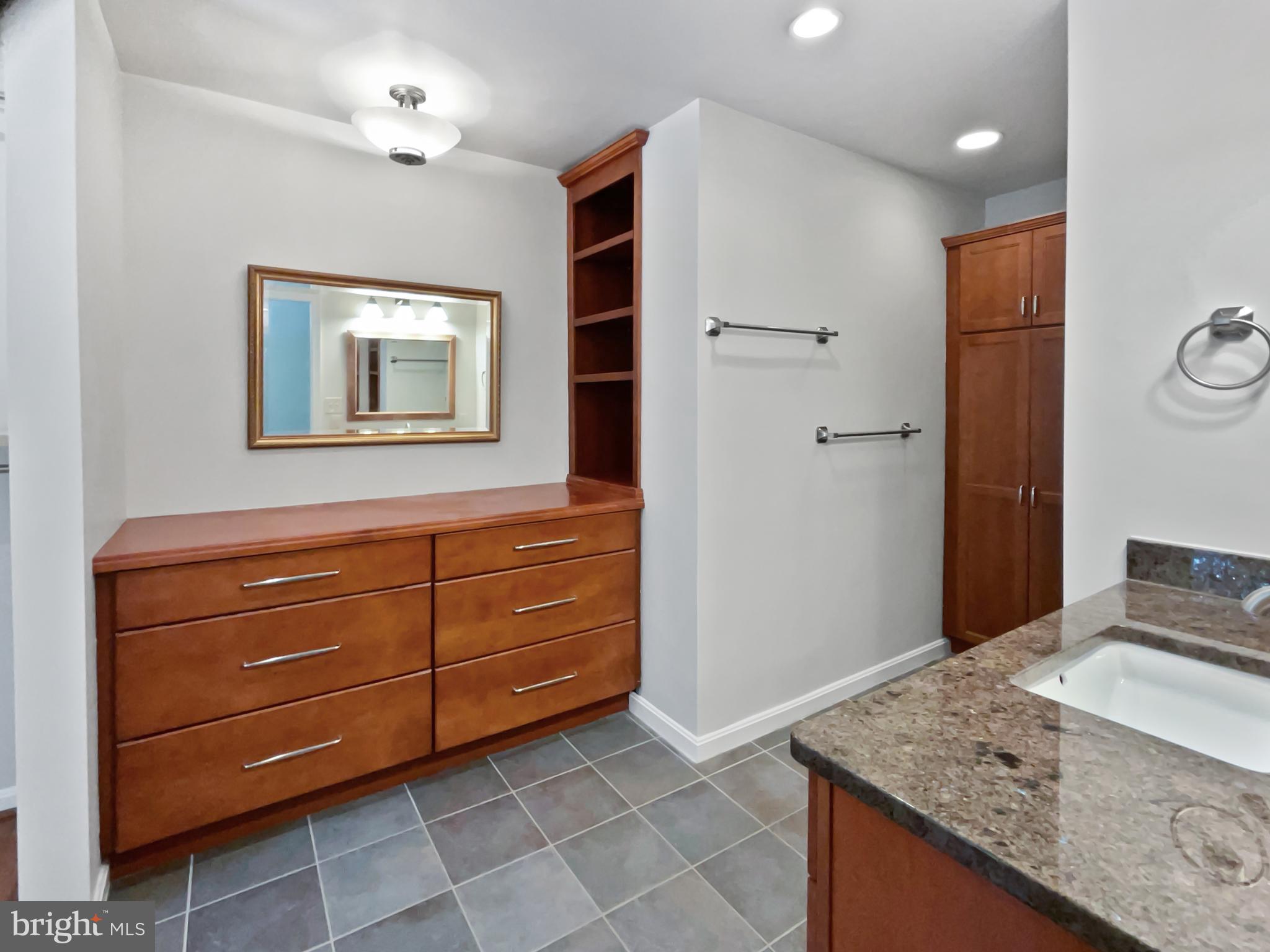 COUNTRY CREEK - Residential