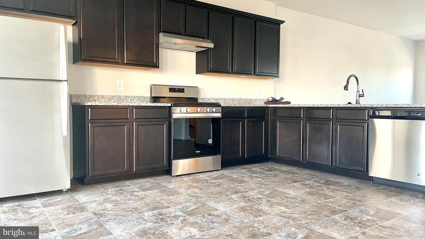 SNOWDEN BRIDGE - Residential Lease