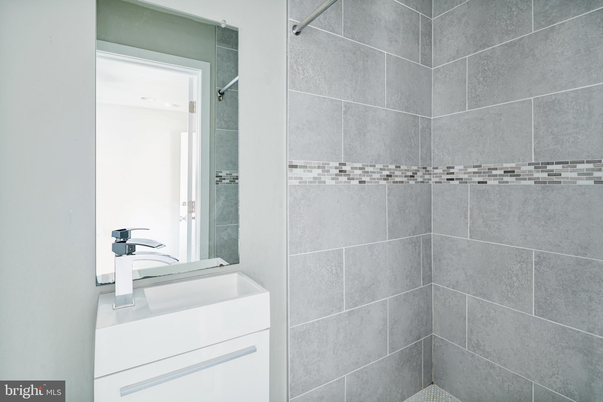 OLDE KENSINGTON - Residential Lease