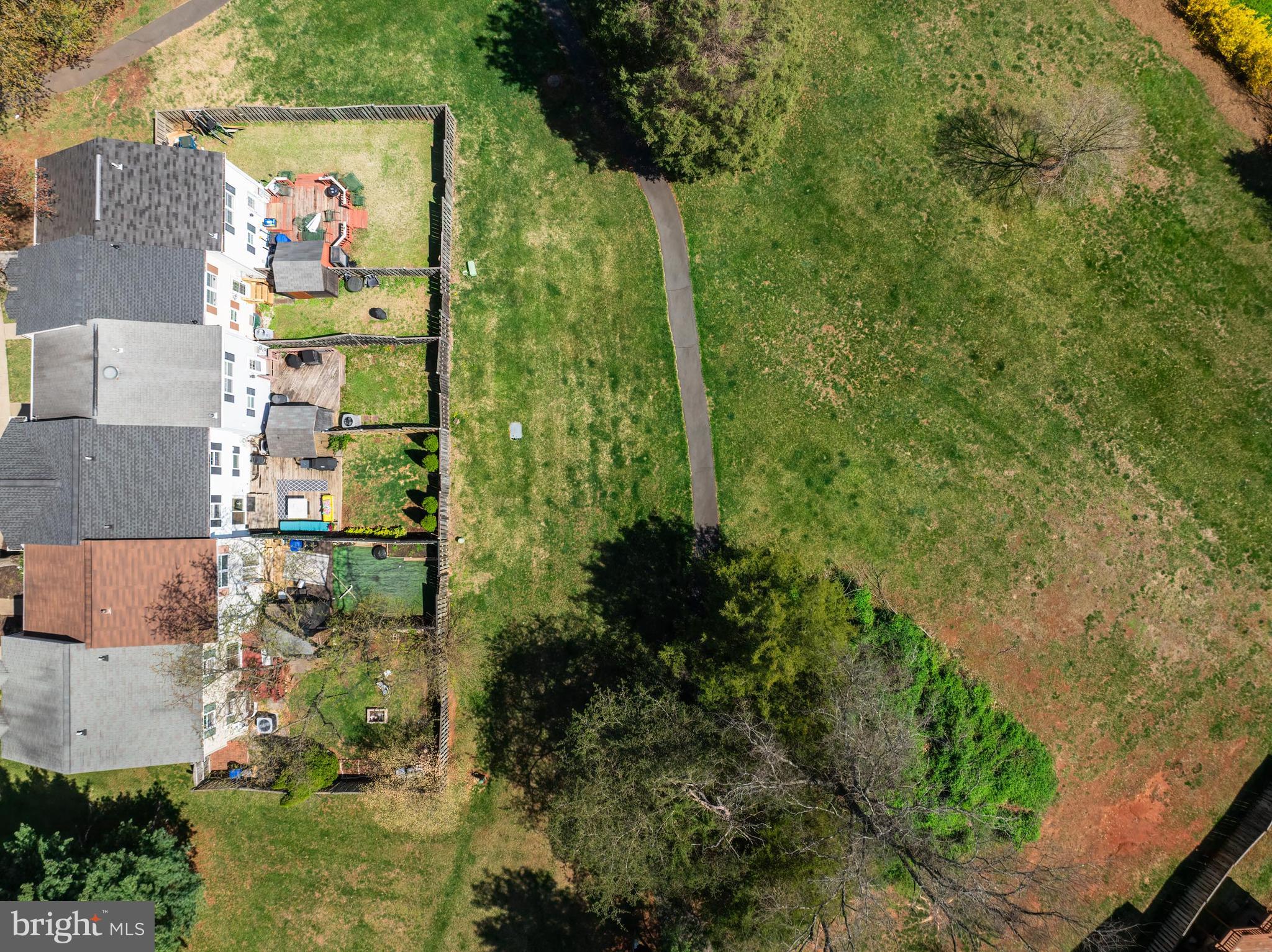 COUNTRYSIDE - Residential