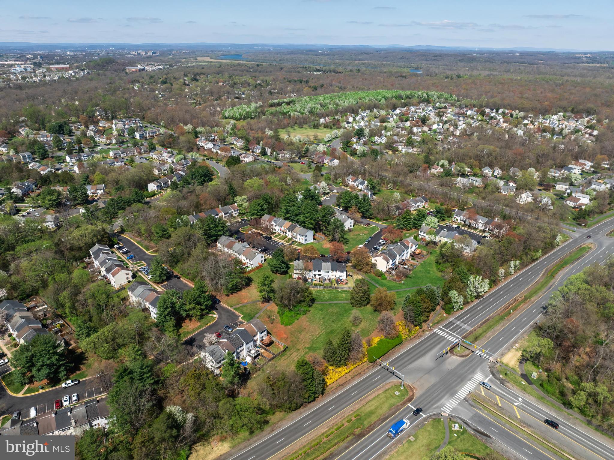 COUNTRYSIDE - Residential