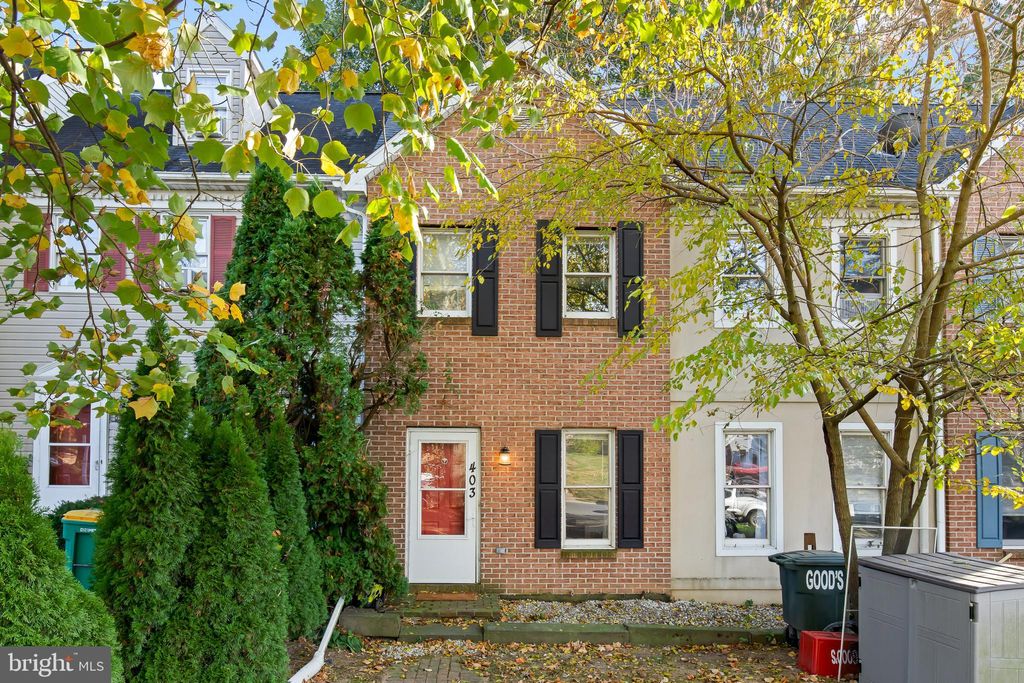 Photo of 403 Cardinal Road, LITITZ, PA 17543 (MLS # PALA2059206)