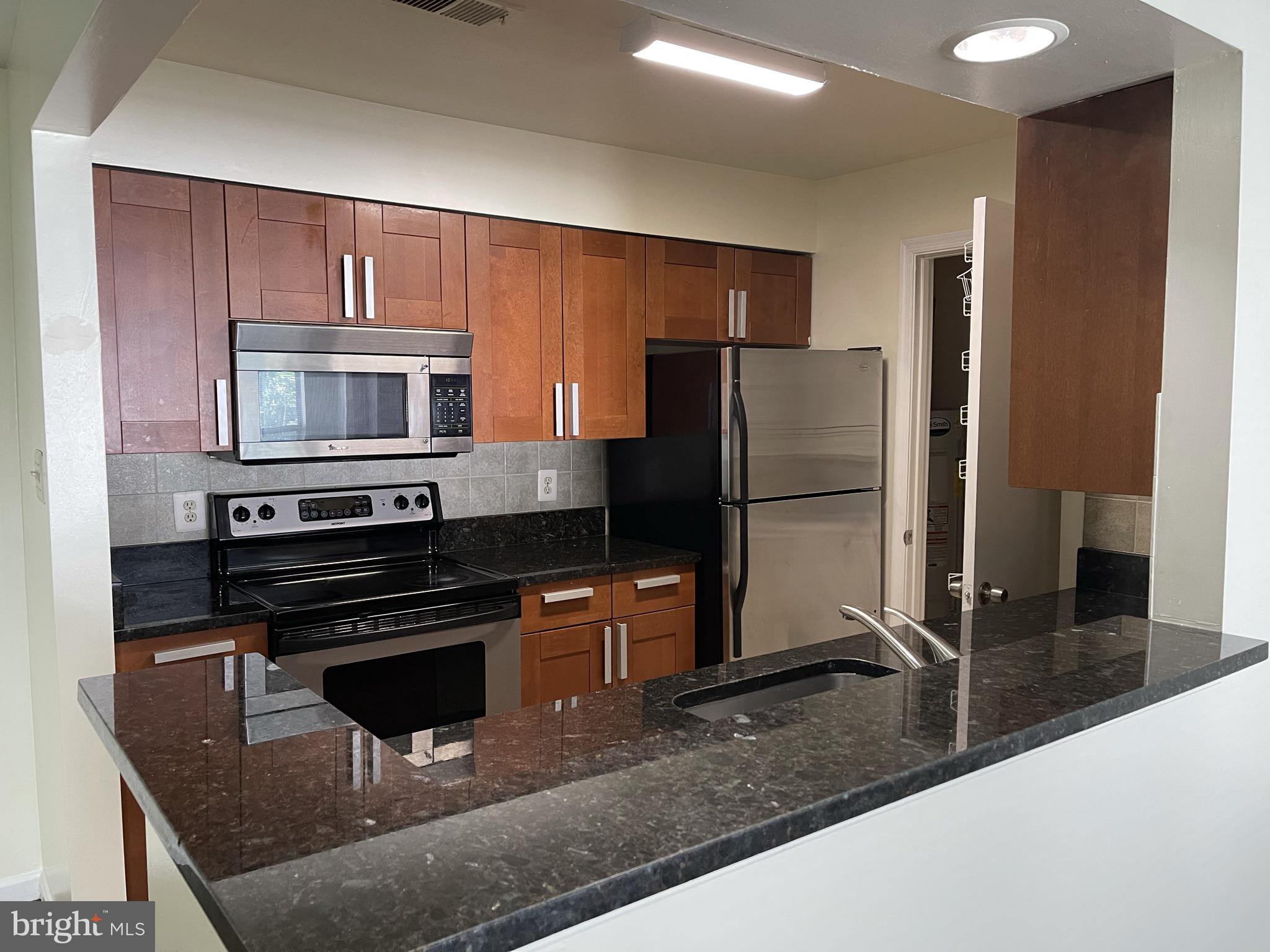 LAFAYETTE FOREST - Residential Lease