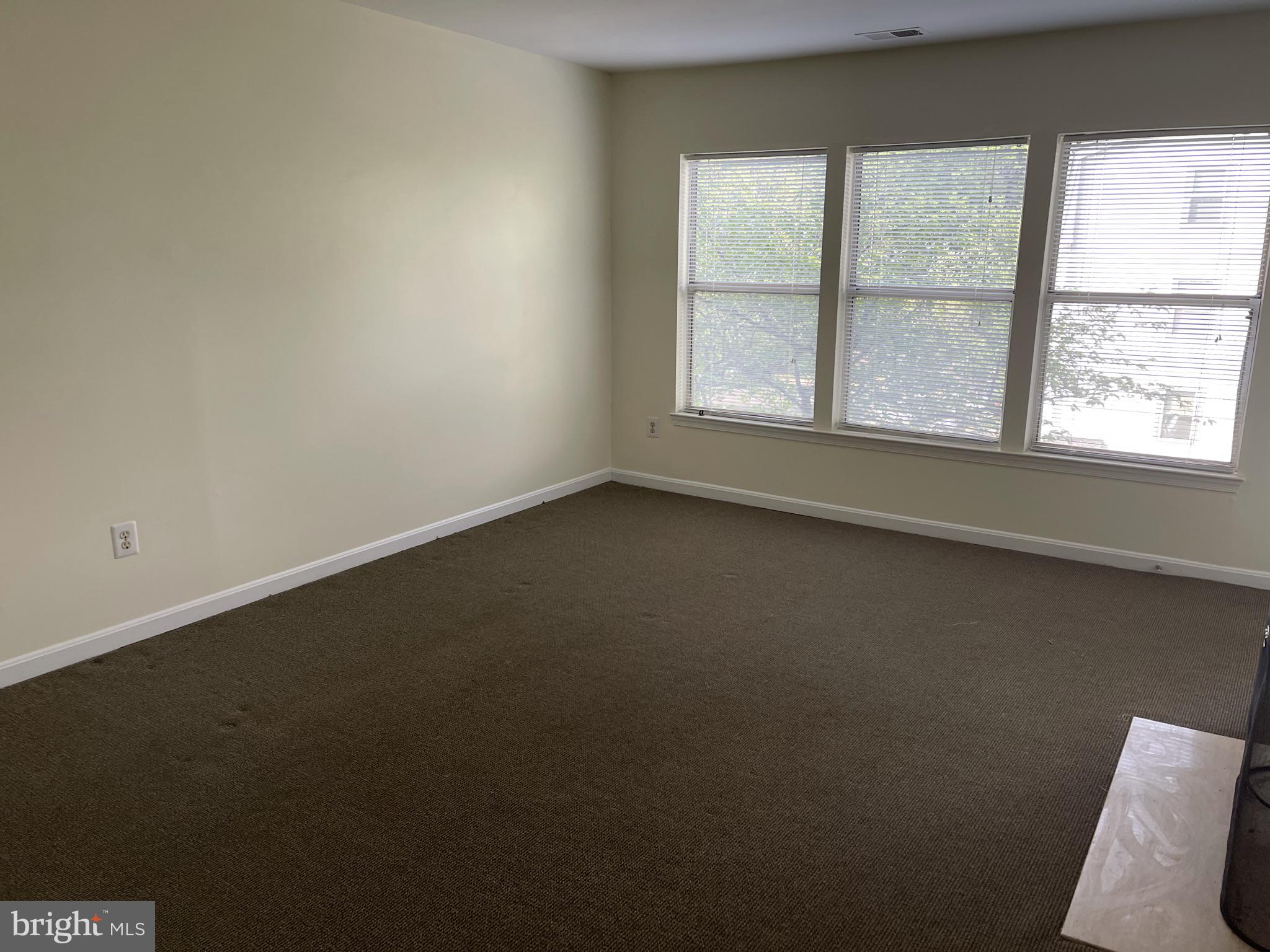 LAFAYETTE FOREST - Residential Lease