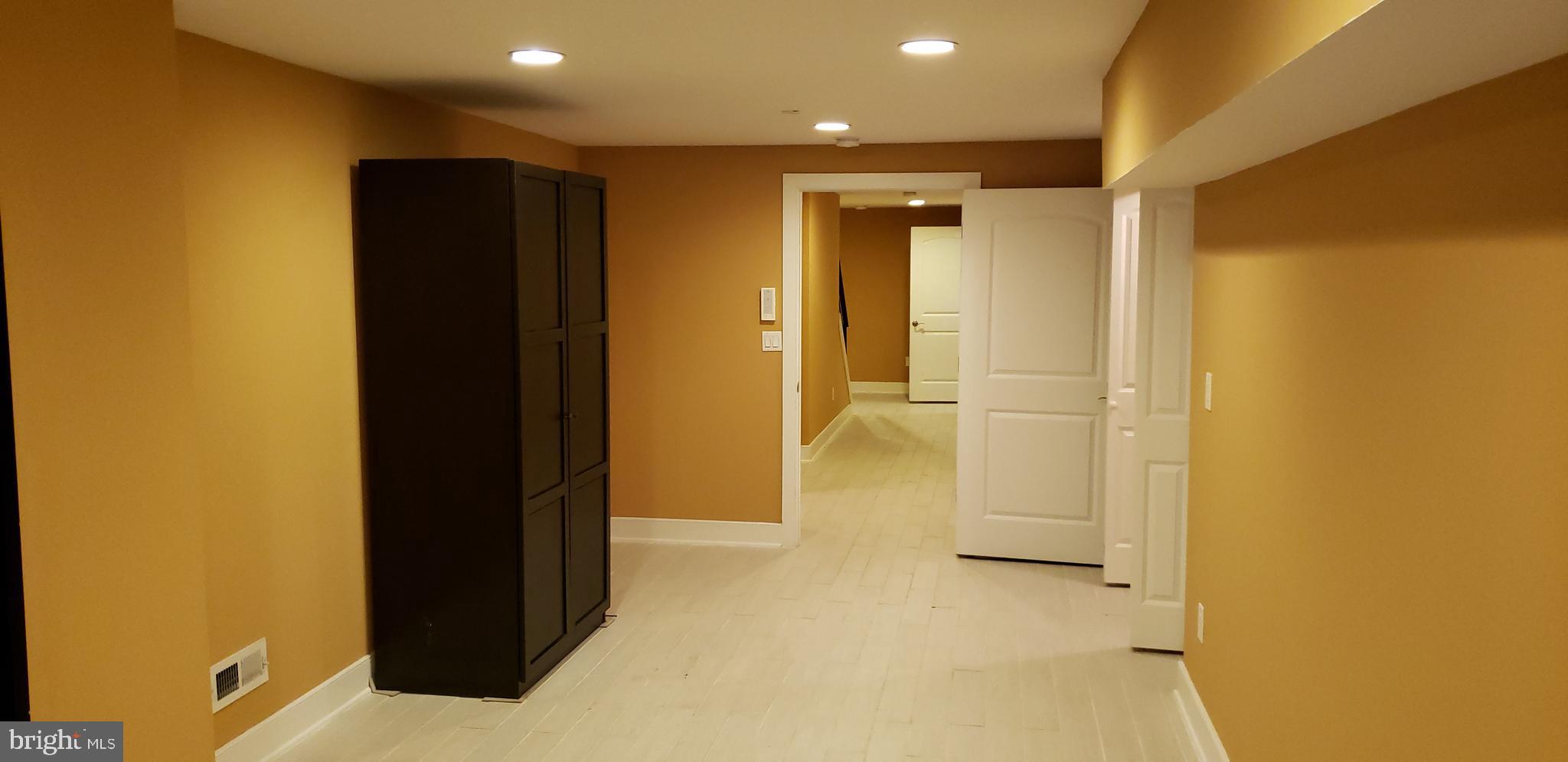 WEST POPLAR - Residential Lease