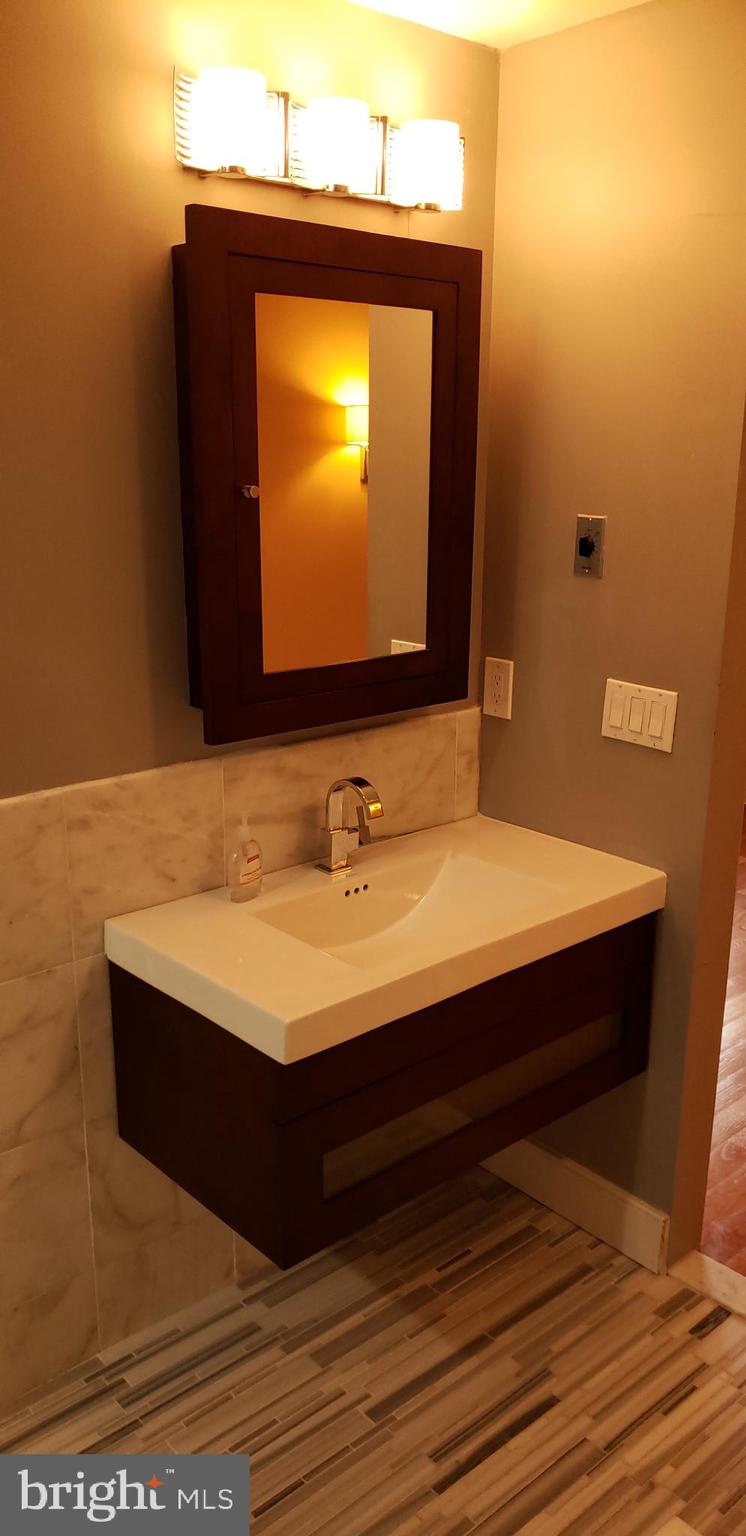 WEST POPLAR - Residential Lease