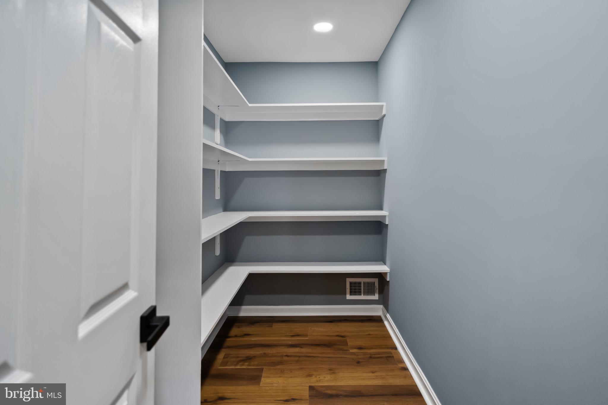 WEST HALETHORPE - Residential