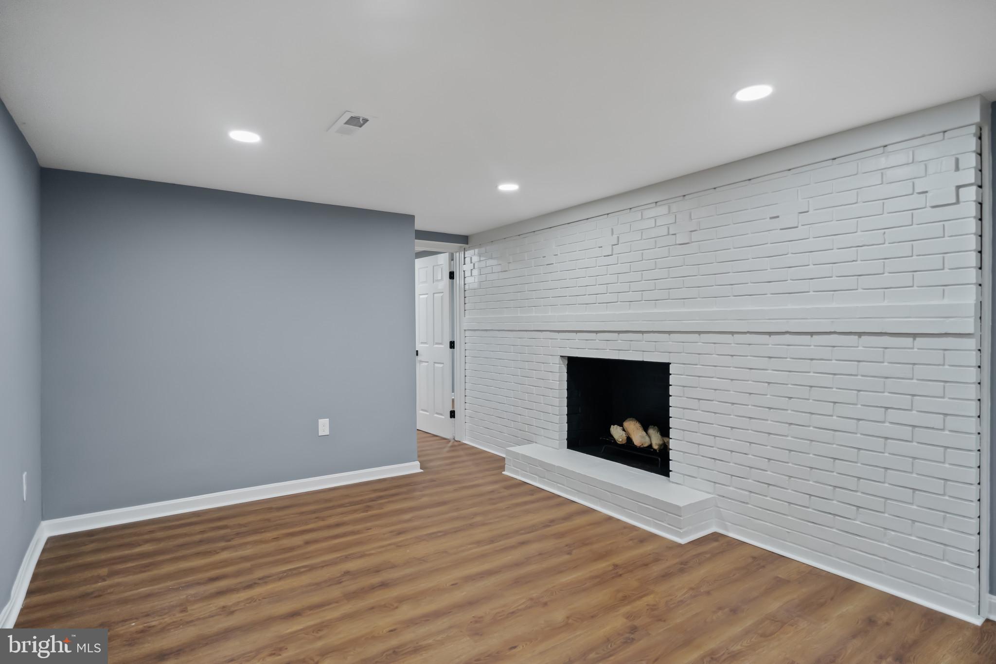 WEST HALETHORPE - Residential