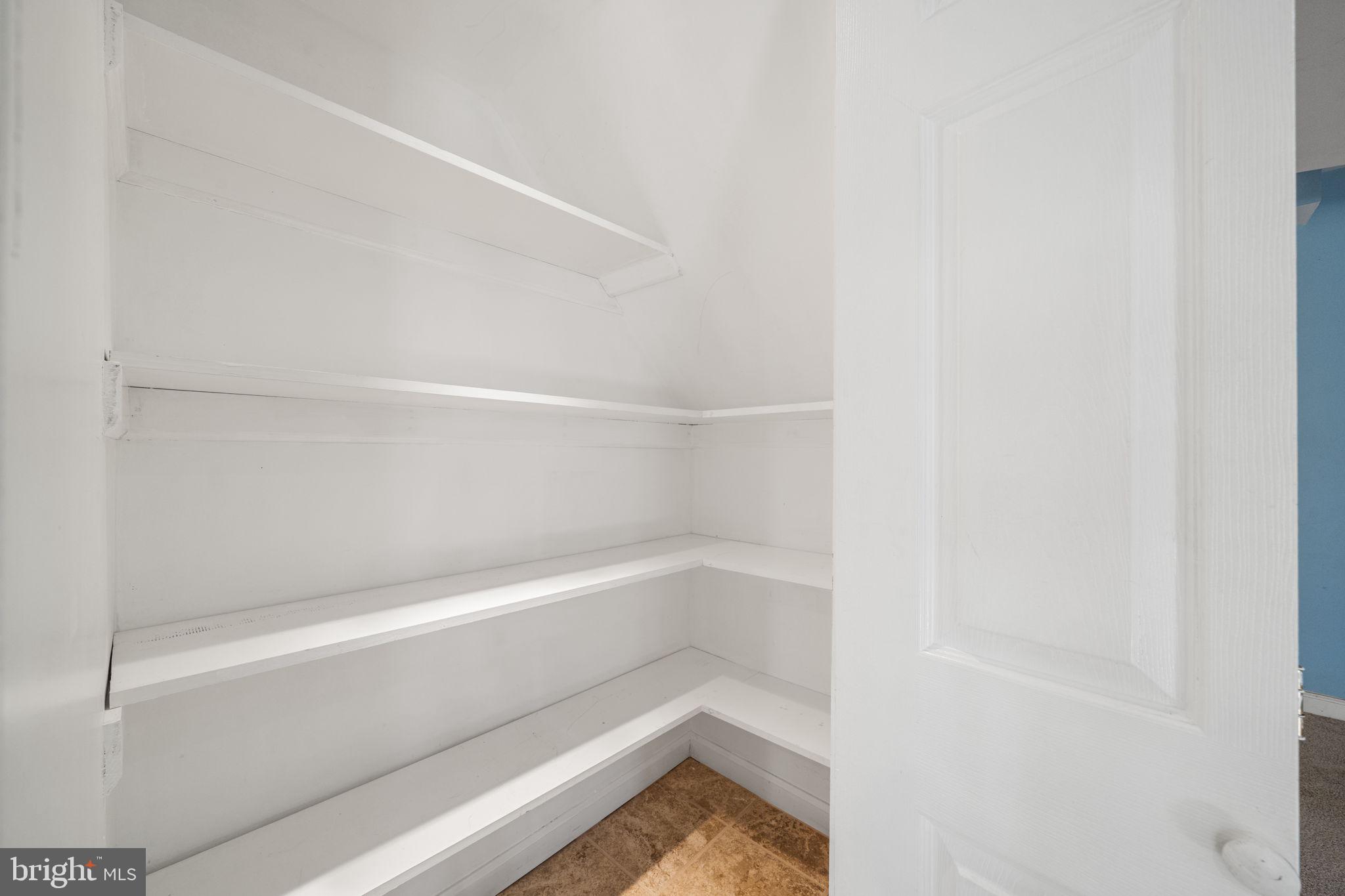 DALECREST - Residential Lease