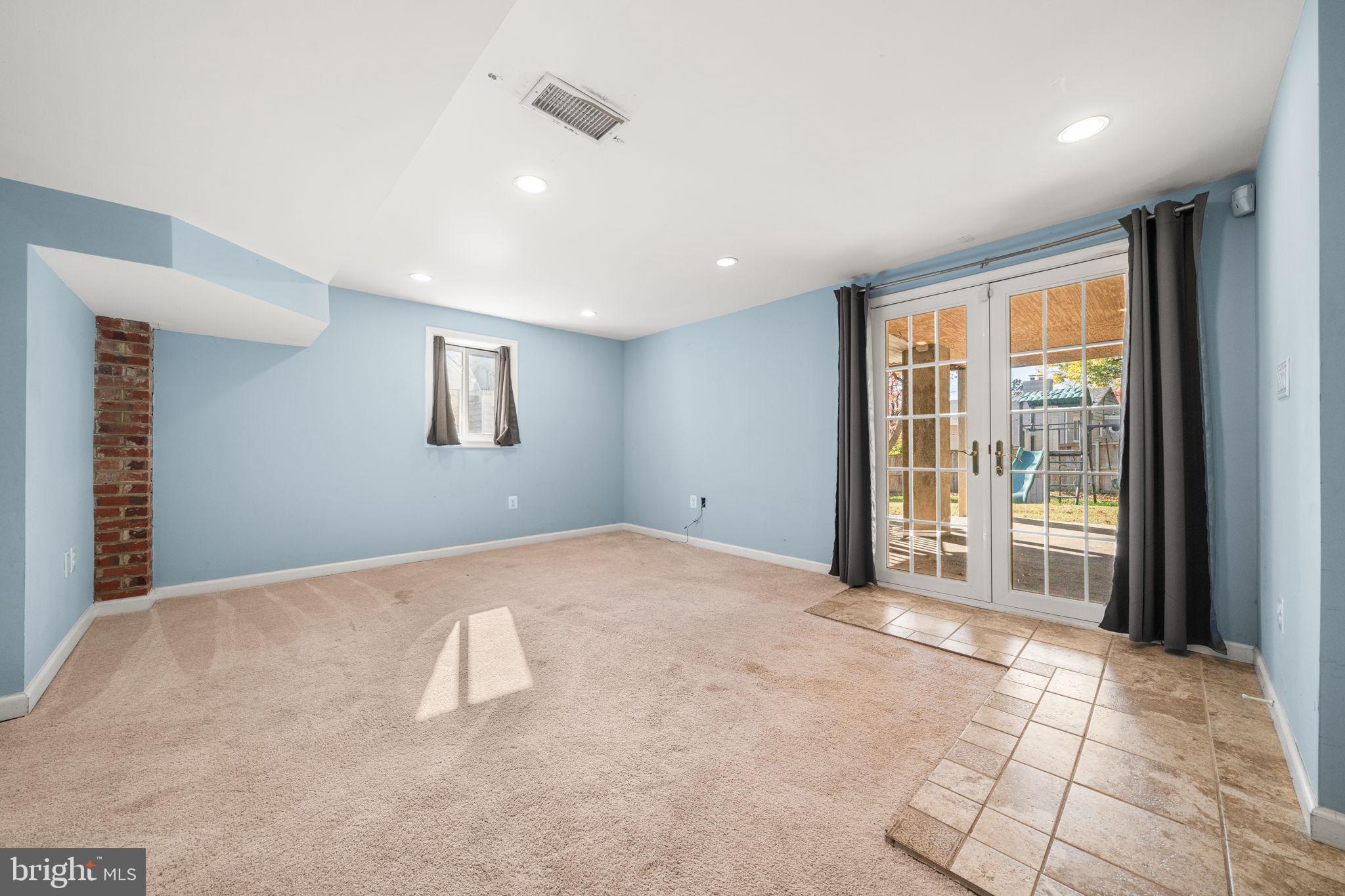 DALECREST - Residential Lease