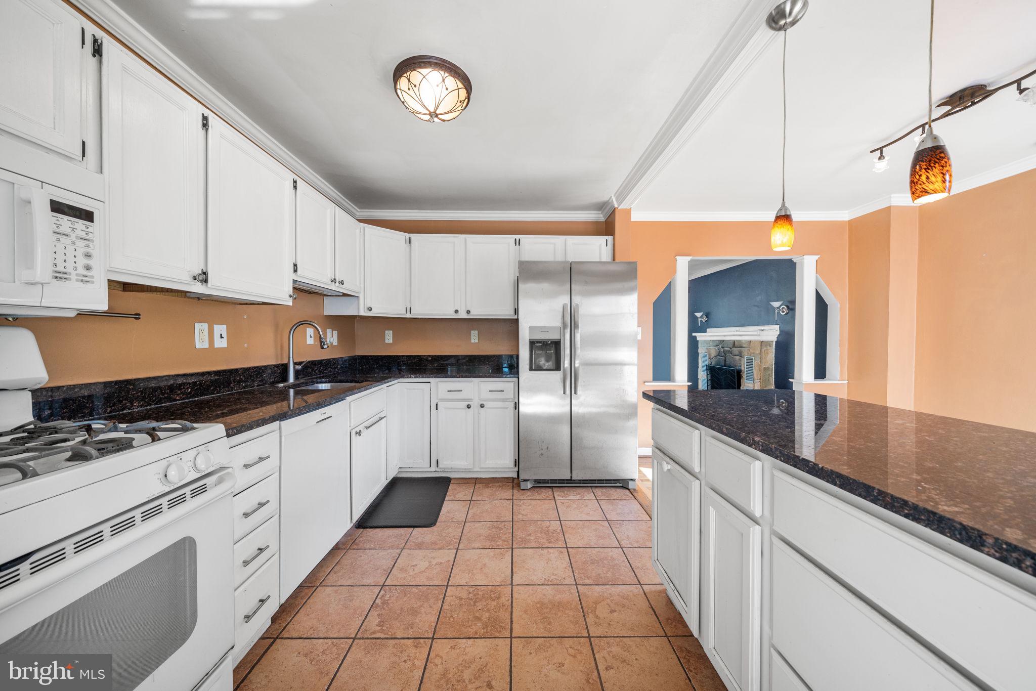 DALECREST - Residential Lease