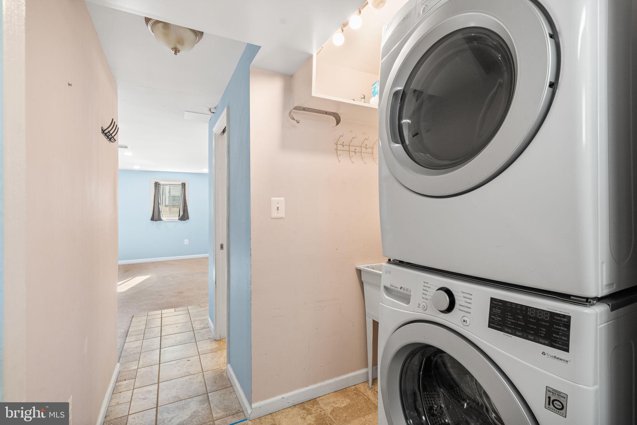 DALECREST - Residential Lease