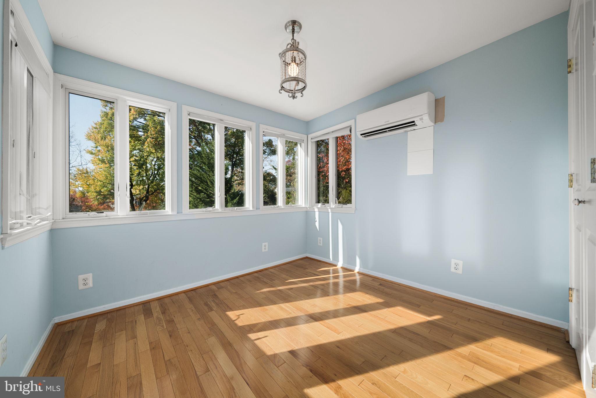 DALECREST - Residential Lease