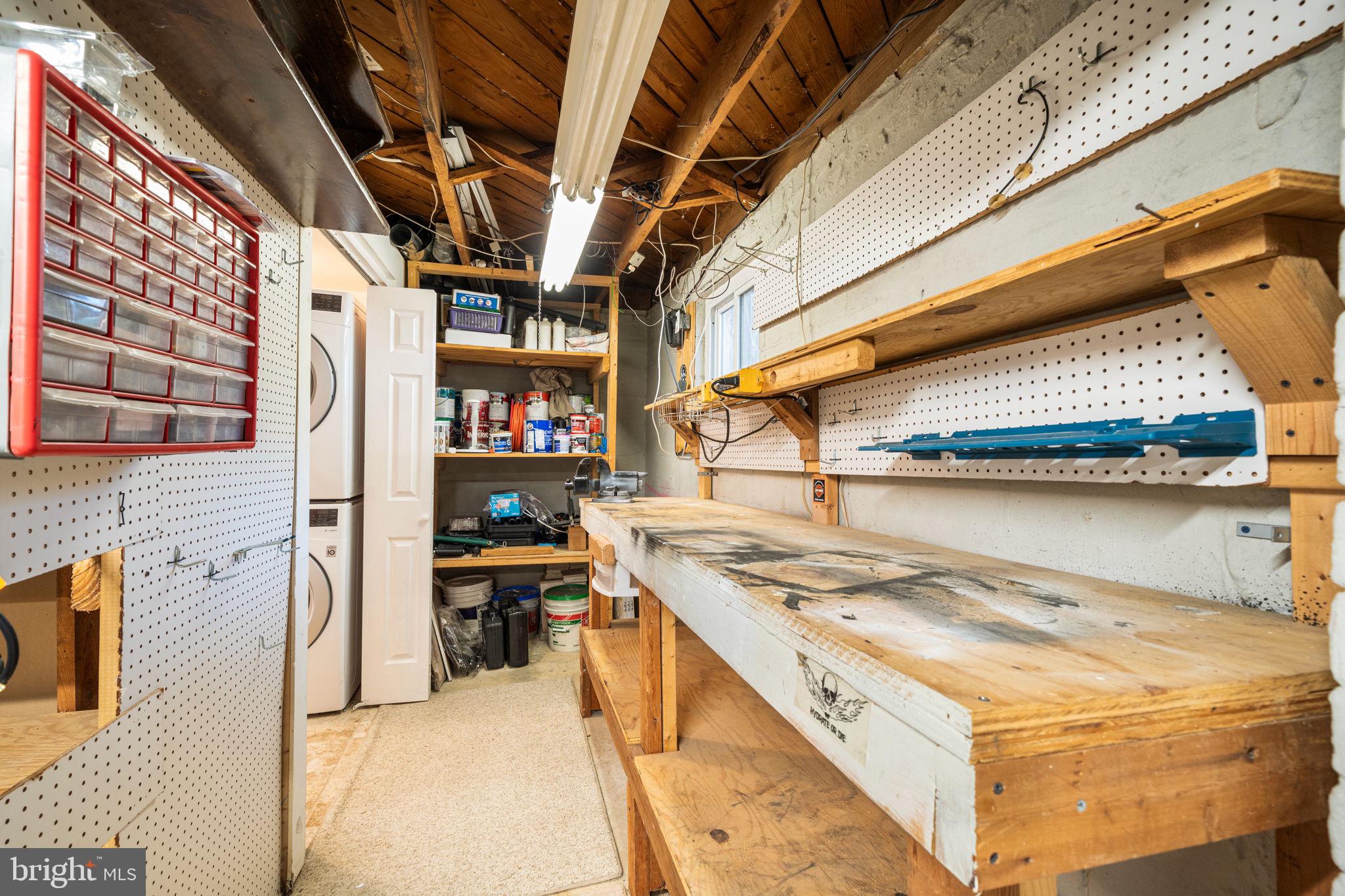 DALECREST - Residential Lease