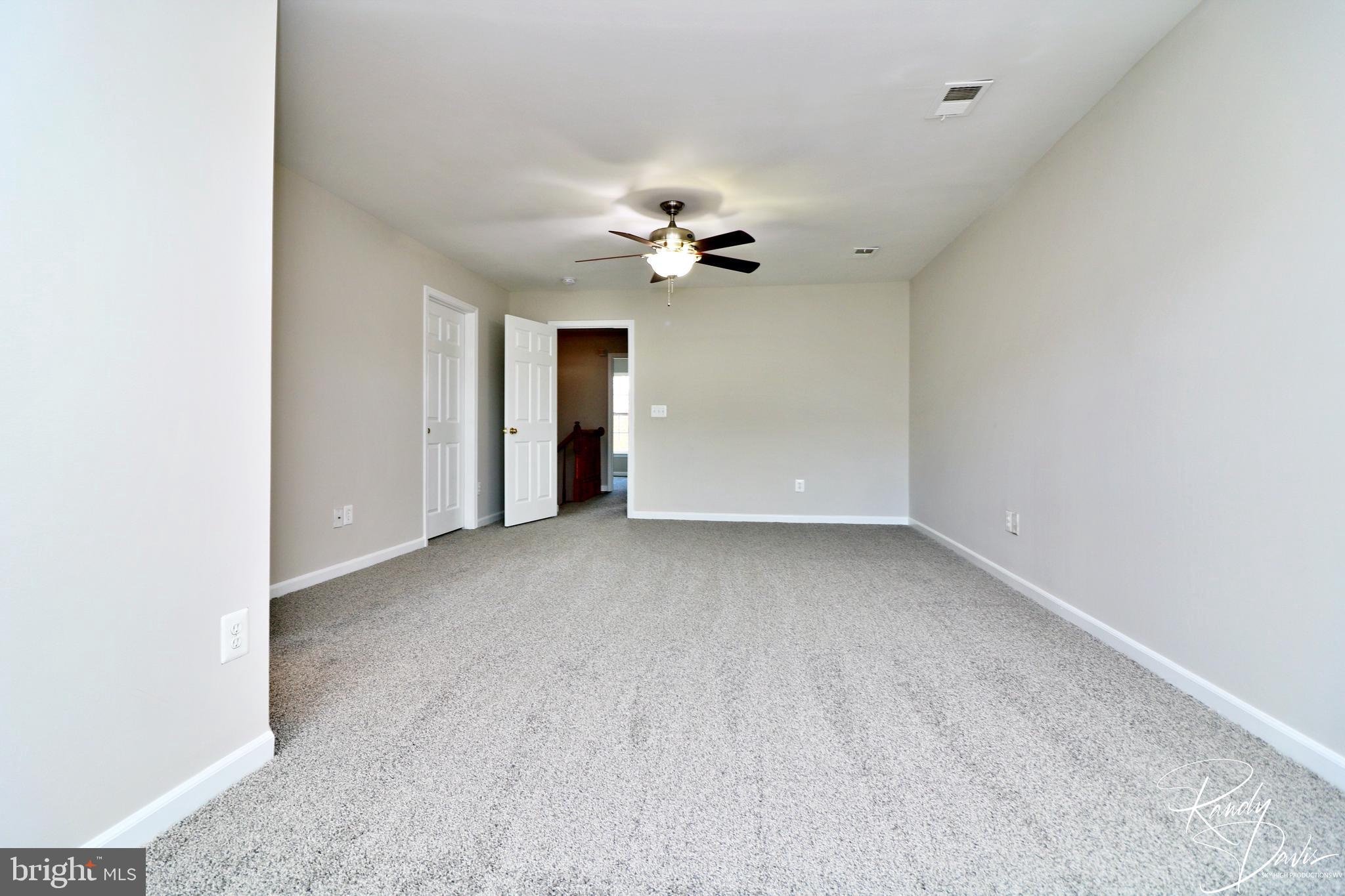 LAKELAND PLACE - Residential