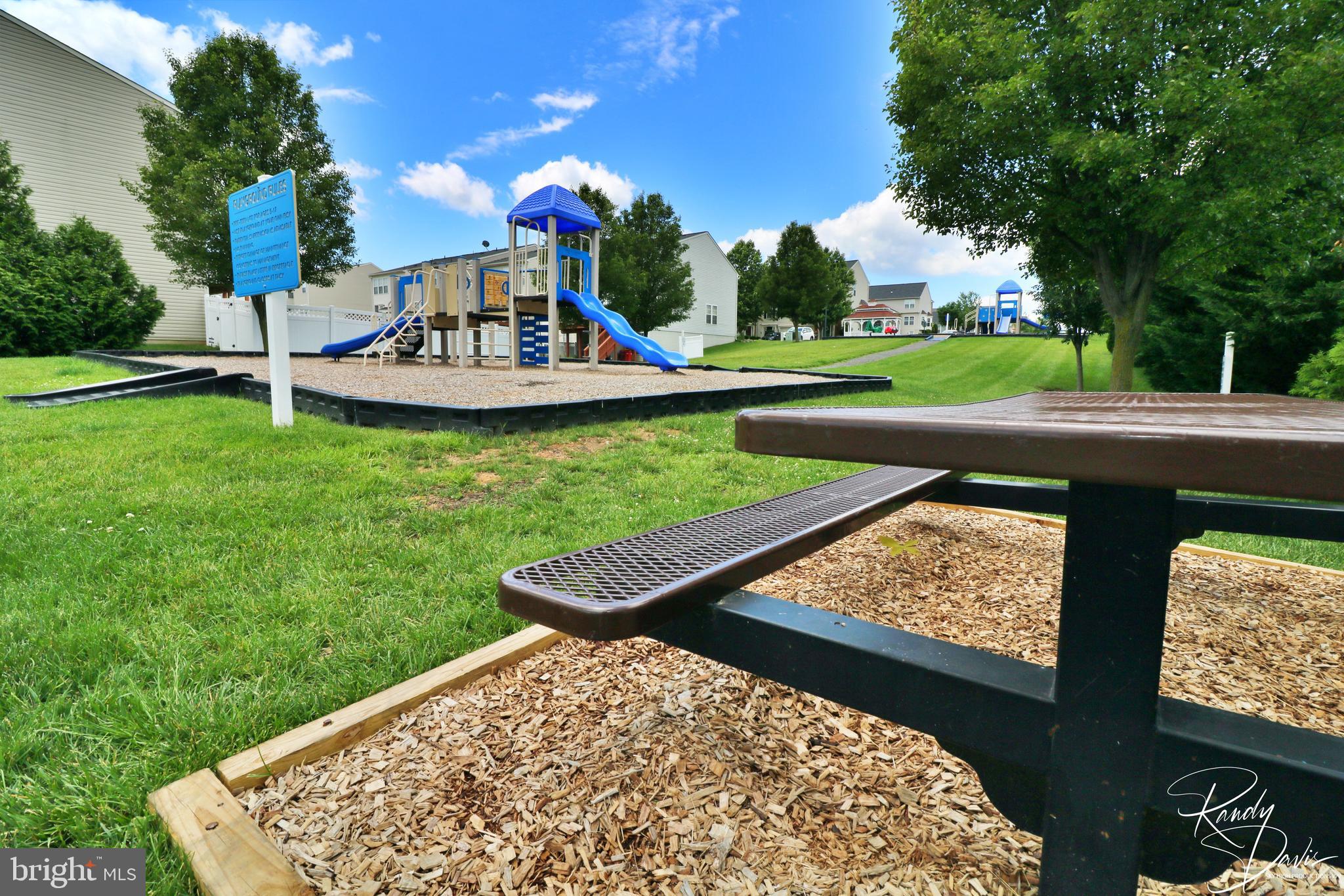 LAKELAND PLACE - Residential