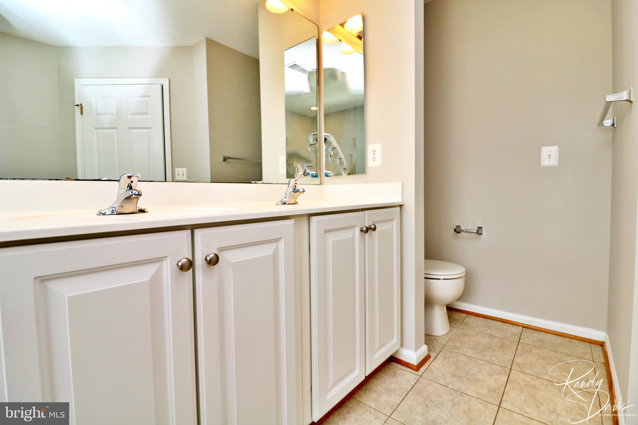 LAKELAND PLACE - Residential