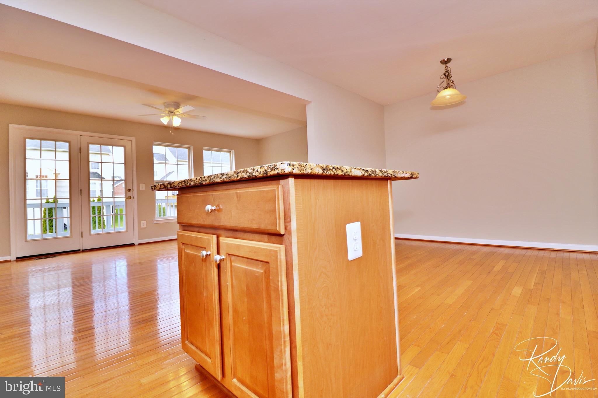 LAKELAND PLACE - Residential