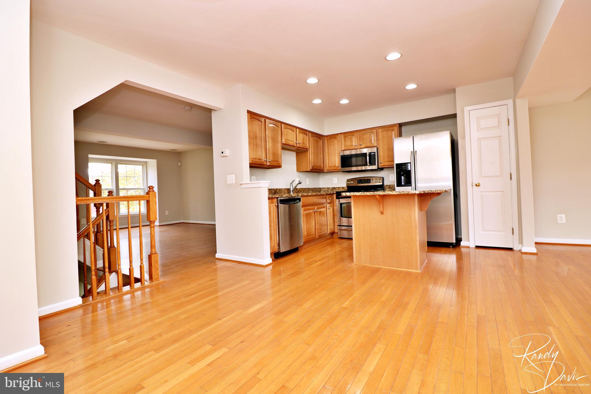 LAKELAND PLACE - Residential