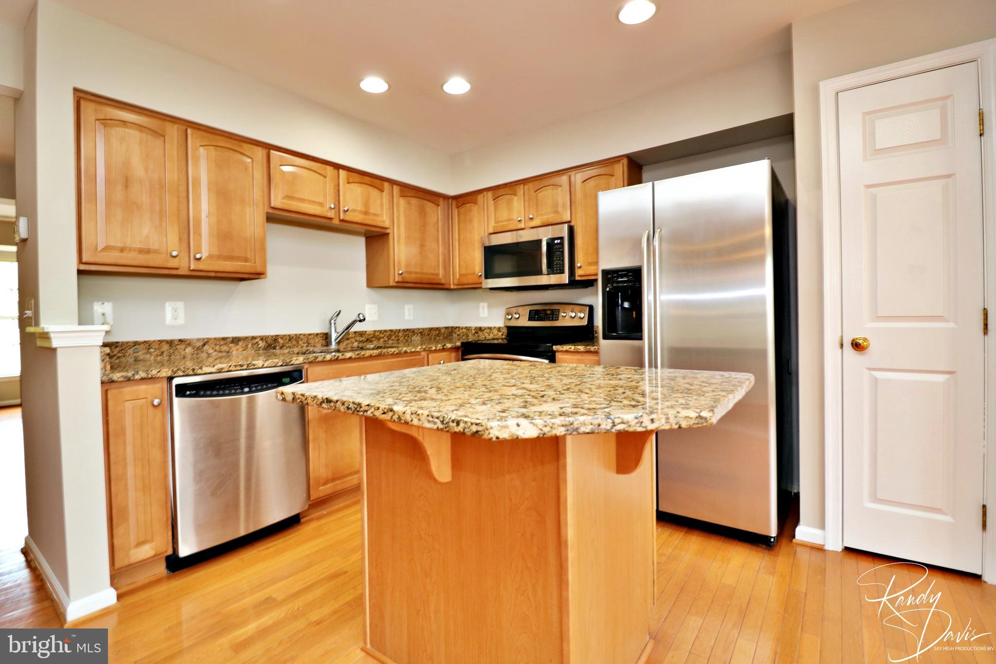 LAKELAND PLACE - Residential