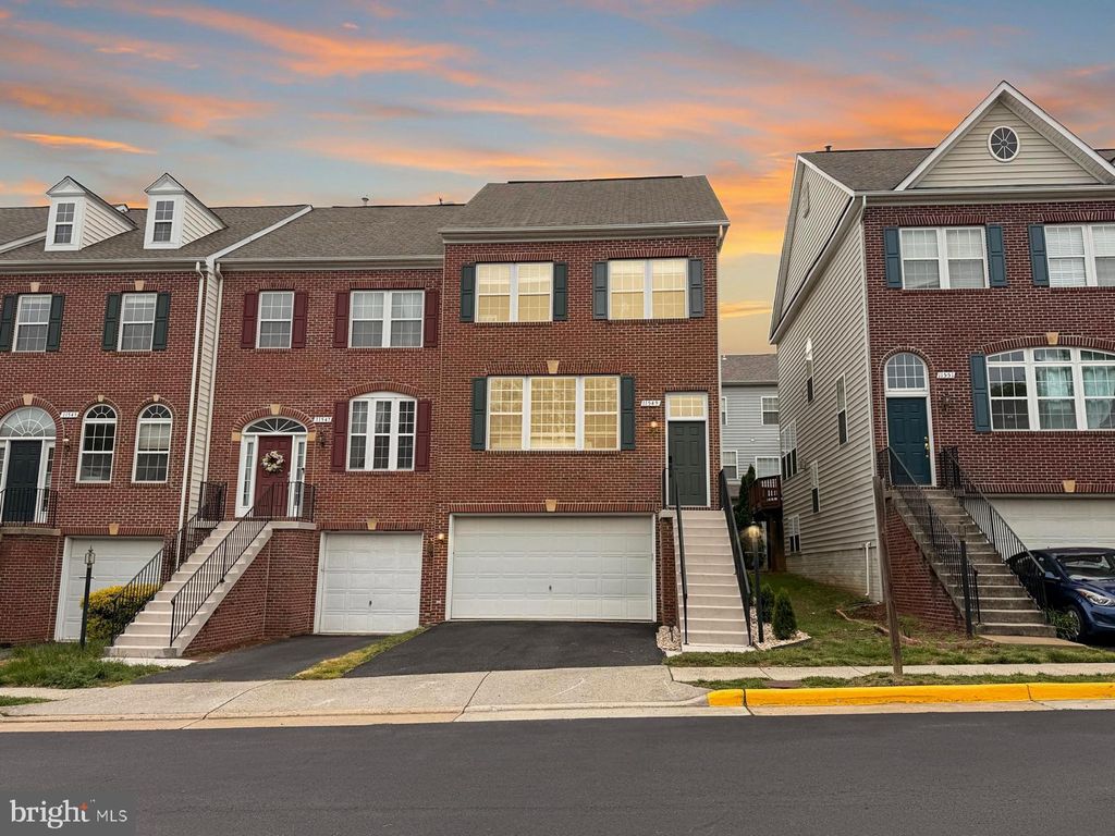 Photo of 11549 Cavalier Landing Court, FAIRFAX, VA 22030 (MLS # VAFX2307520)