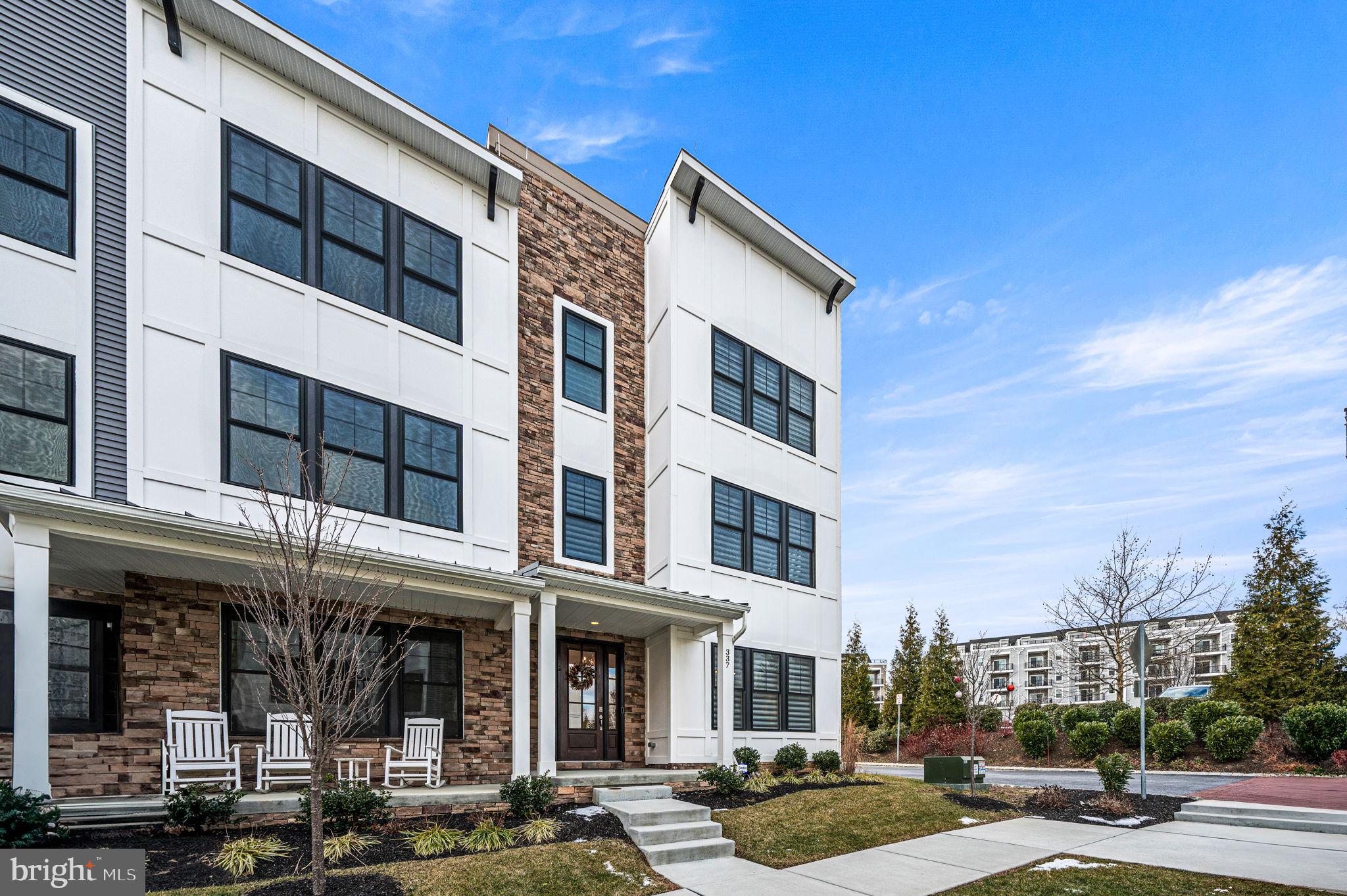 NEWTOWN WALK AT ELLIS PRESERVE - Residential