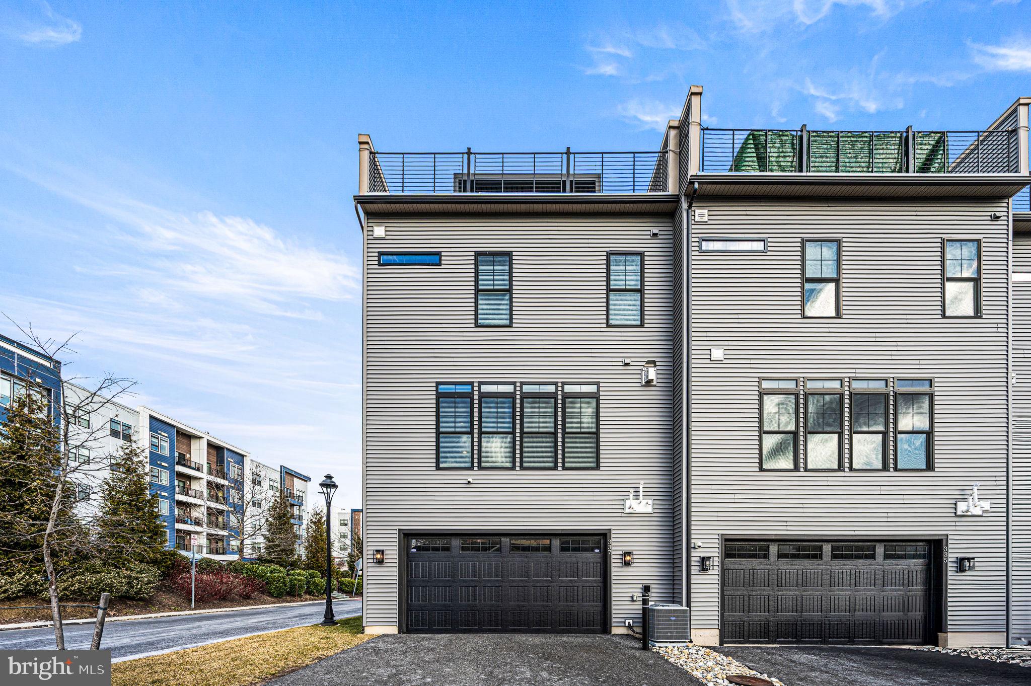 NEWTOWN WALK AT ELLIS PRESERVE - Residential