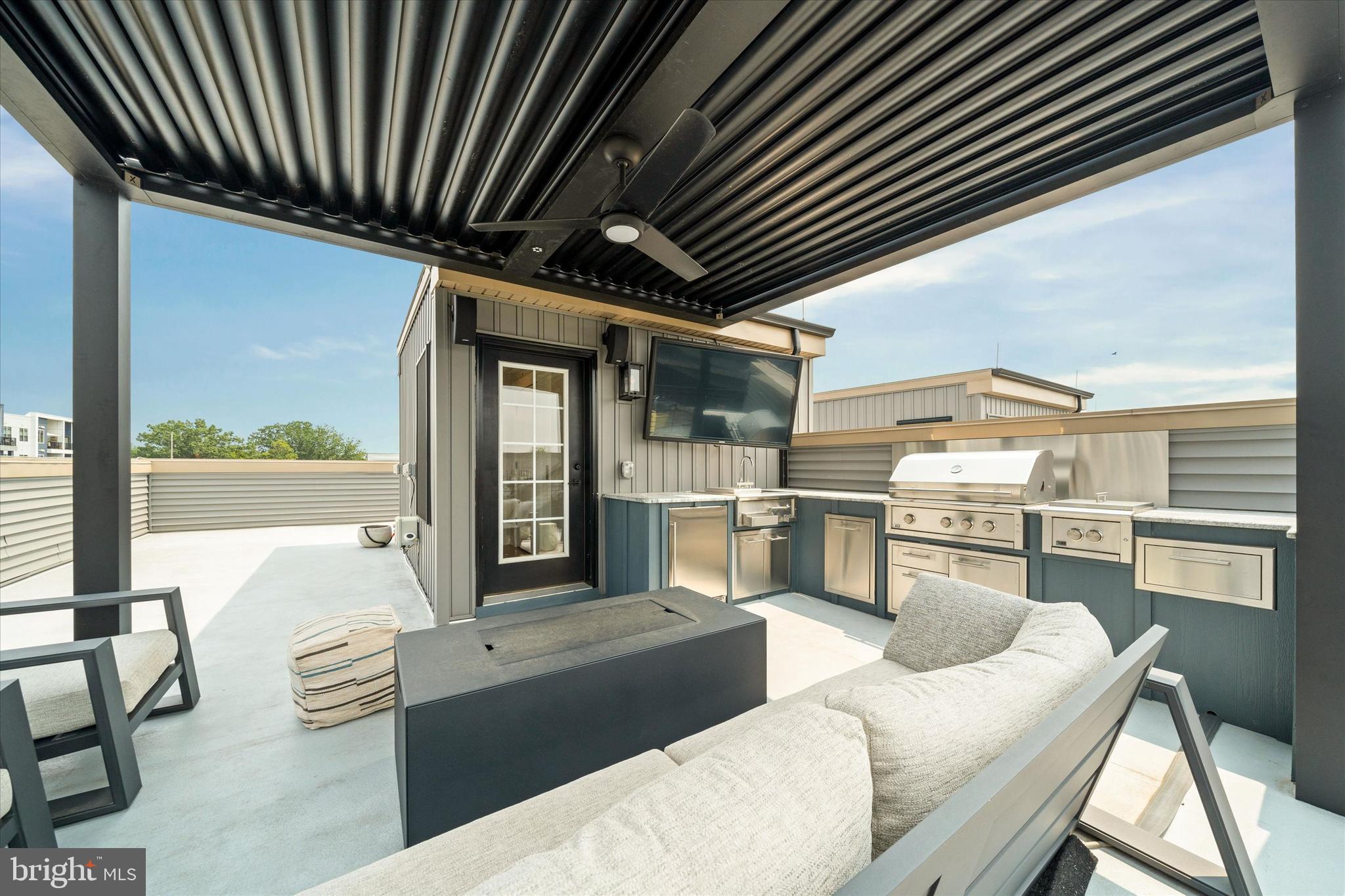 NEWTOWN WALK AT ELLIS PRESERVE - Residential