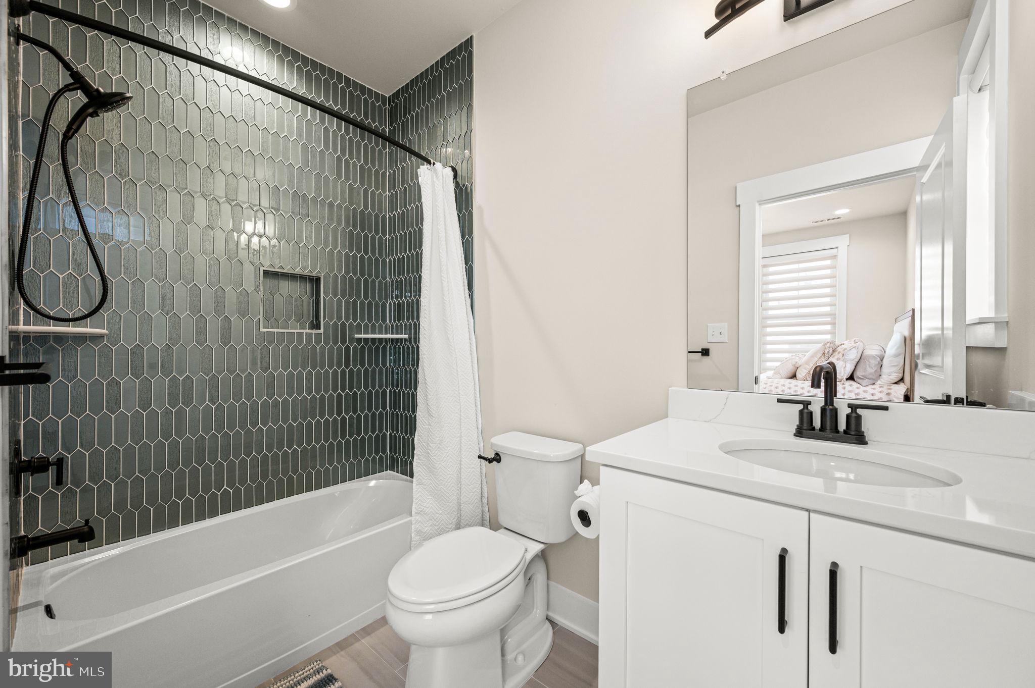 NEWTOWN WALK AT ELLIS PRESERVE - Residential