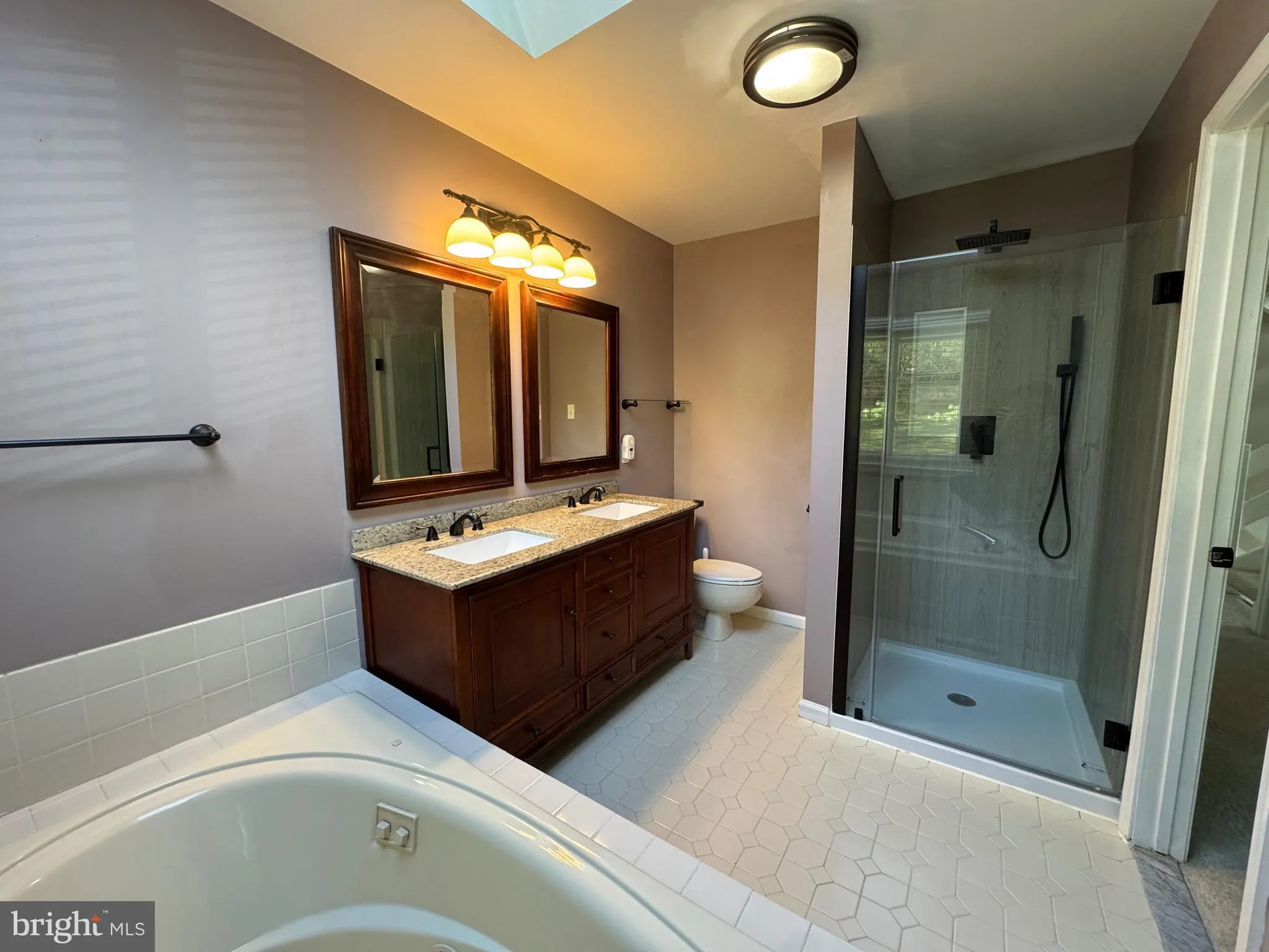 Newtown Square, Pennsylvania 19073, United States, 3 Bedrooms Bedrooms, ,3 BathroomsBathrooms,Residential,Pending,109949