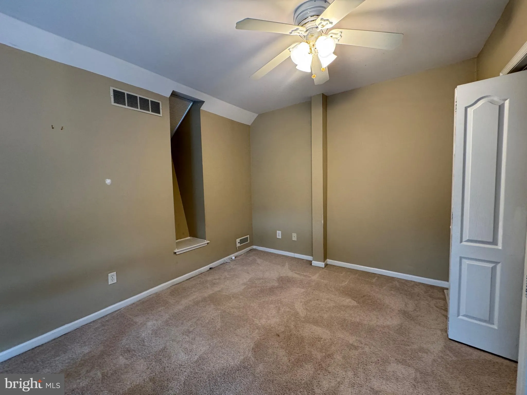 Newtown Square, Pennsylvania 19073, United States, 3 Bedrooms Bedrooms, ,3 BathroomsBathrooms,Residential,Pending,109949