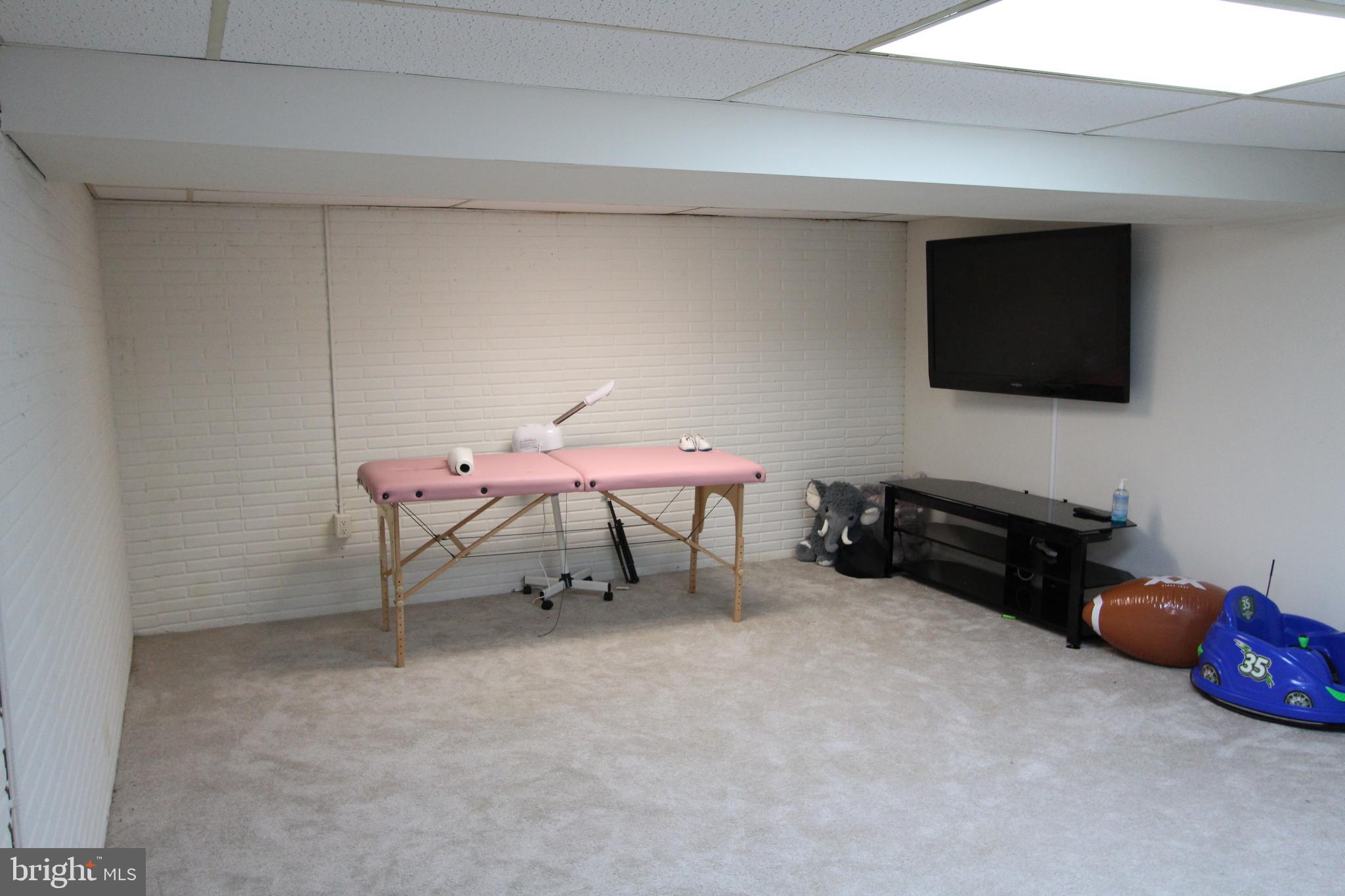 BROOKSHIRE - Residential