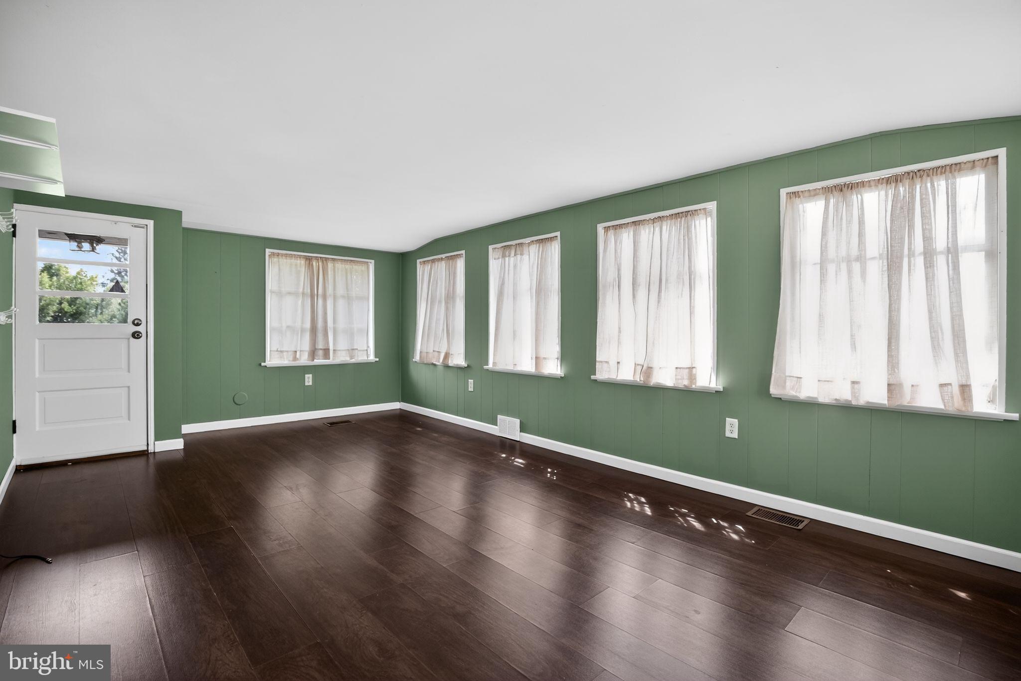 GLENSIDE - Residential