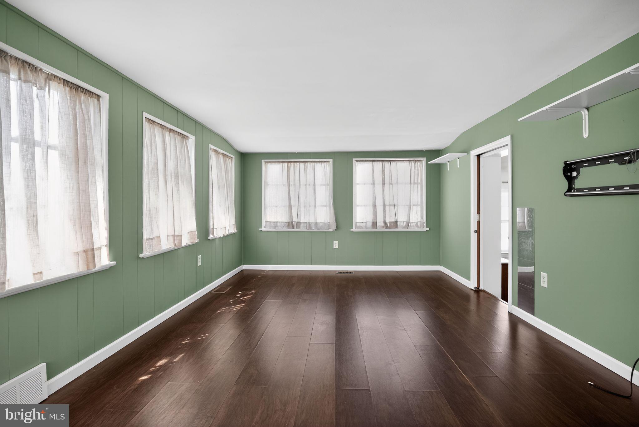 GLENSIDE - Residential