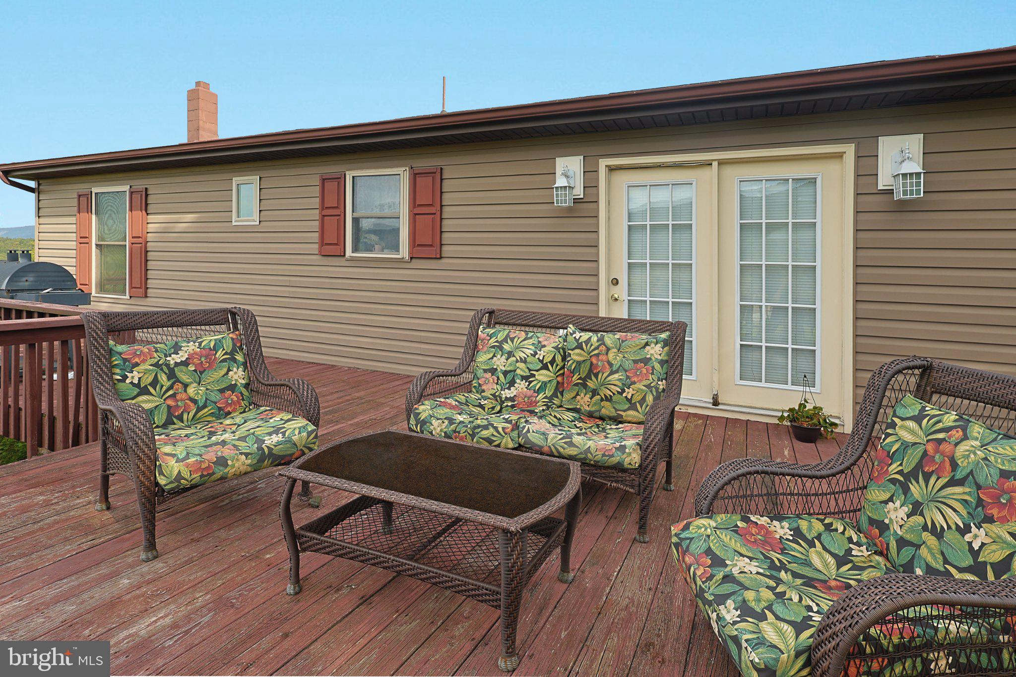 171 TWIN OAKS DR