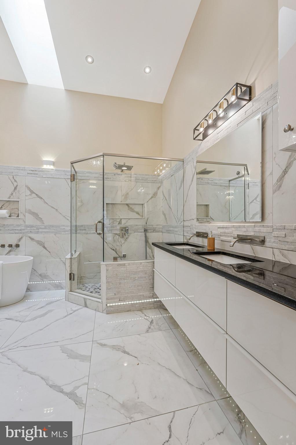 LAKEPORT - Residential