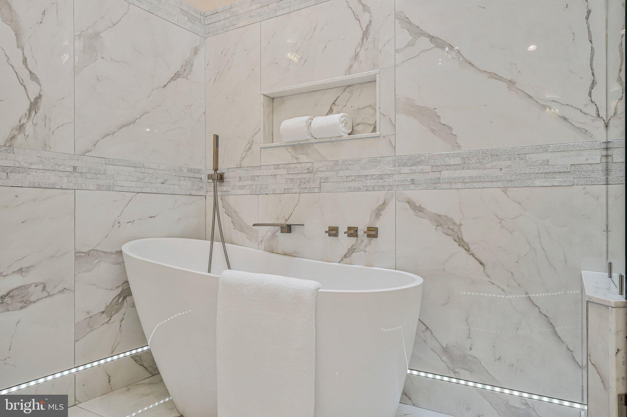 LAKEPORT - Residential