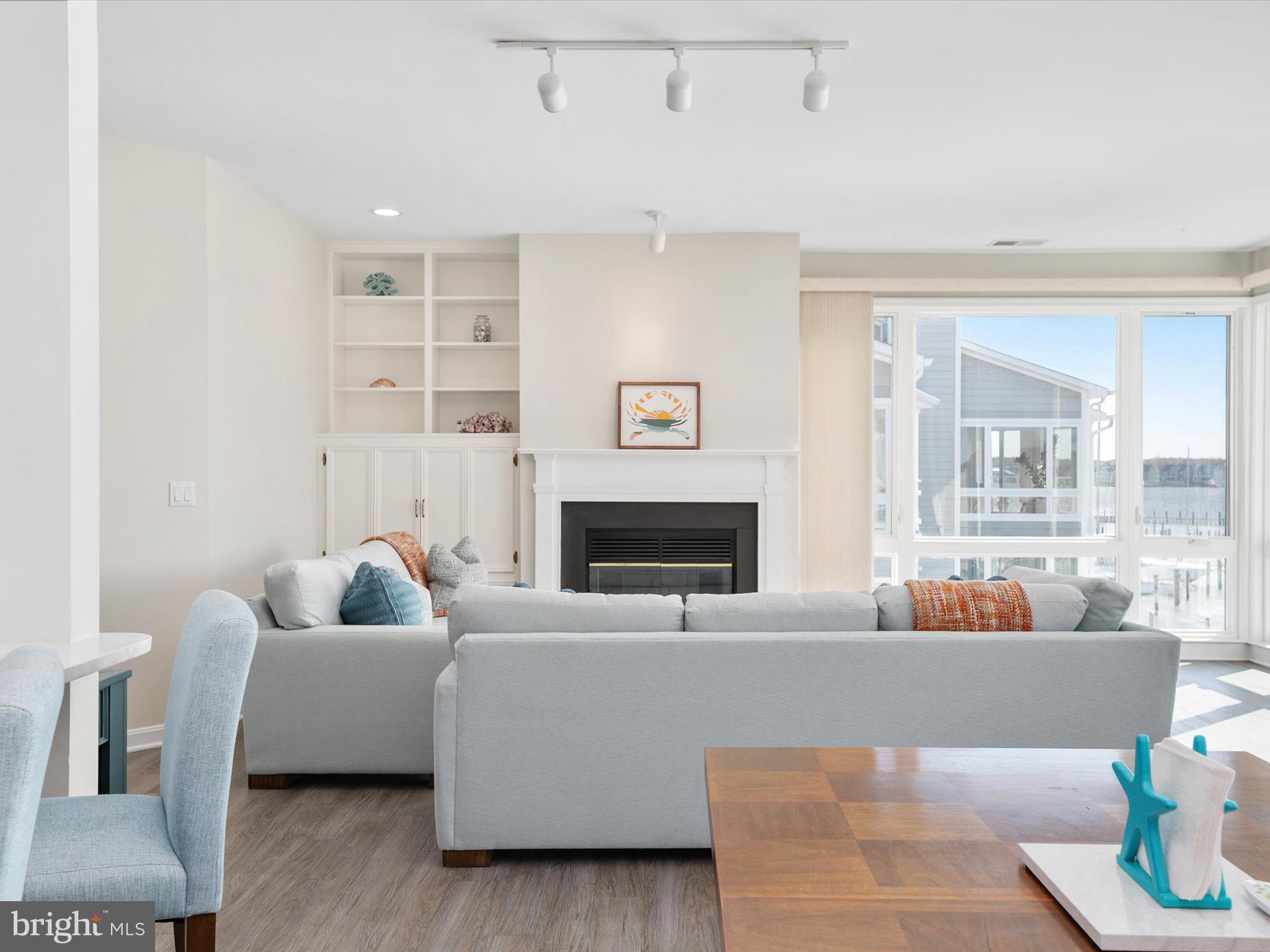 OYSTER COVE - Residential