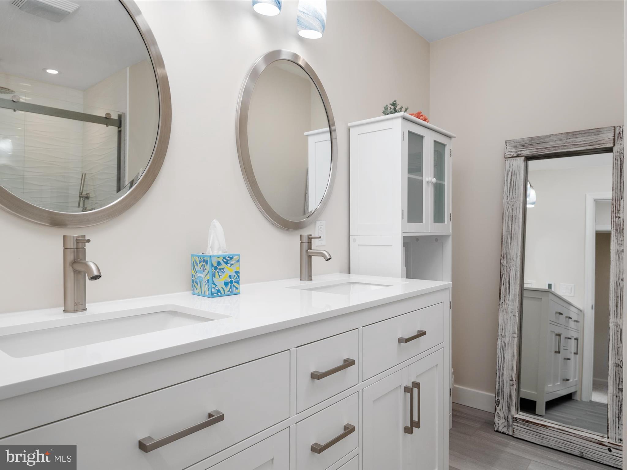 OYSTER COVE - Residential