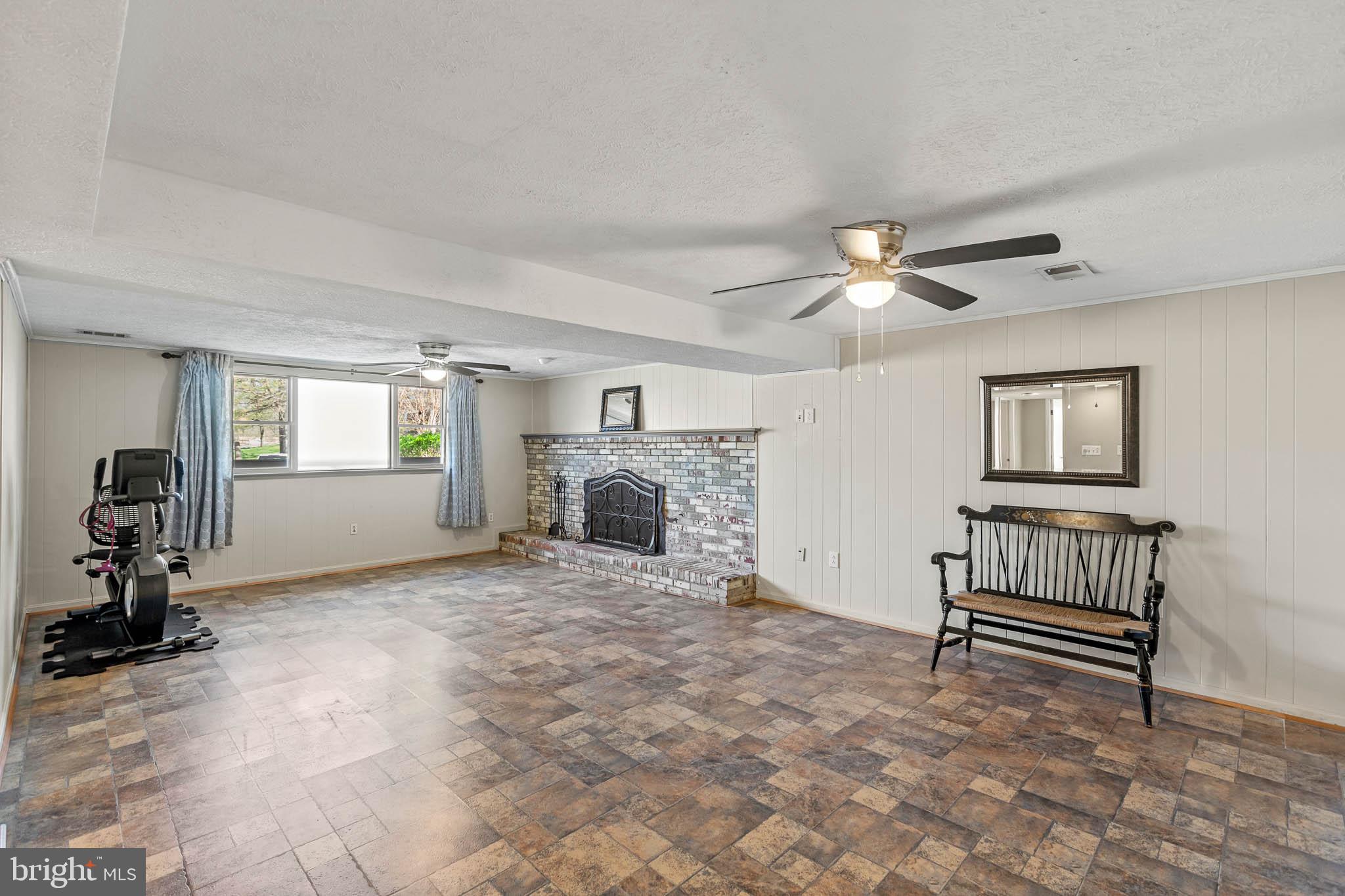 INDIAN CREEK - Residential