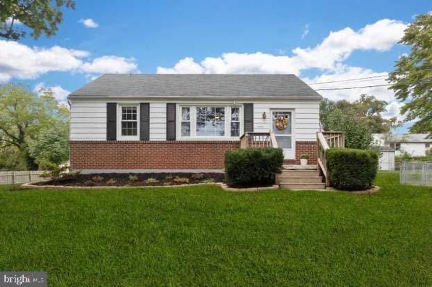 Single family 3 bed 2 bath, finished basement with a large, fenced yard in Catonsville area 21228.