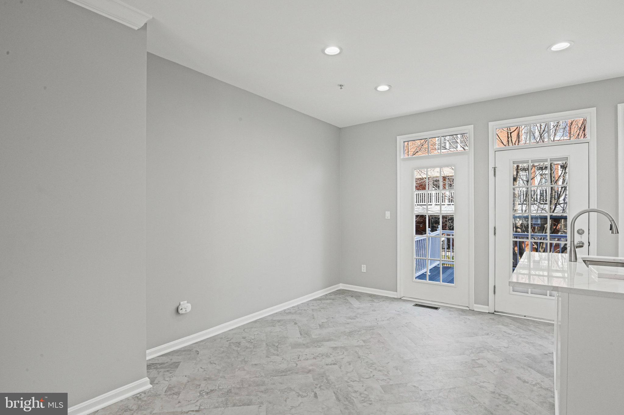 RESTON - Residential