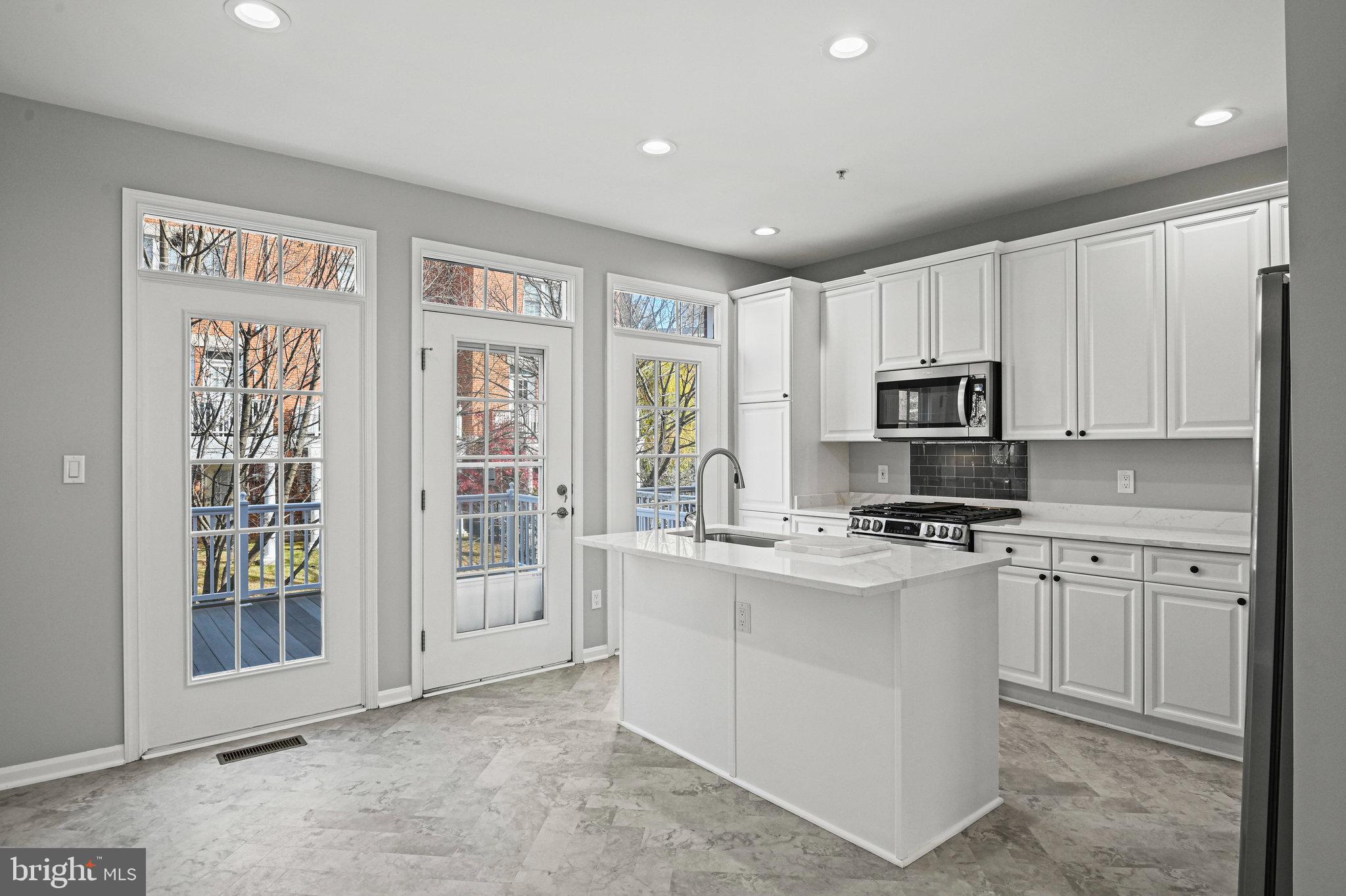 RESTON - Residential