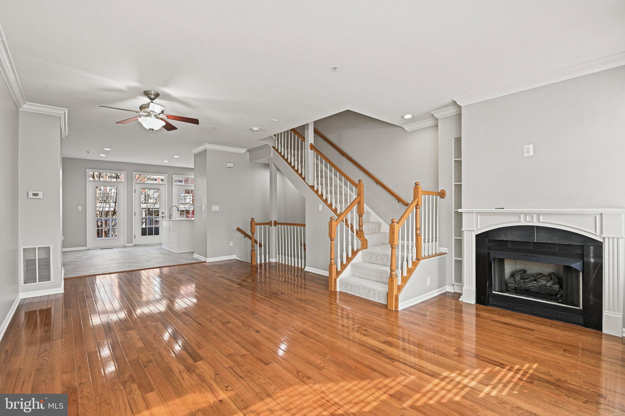 RESTON - Residential