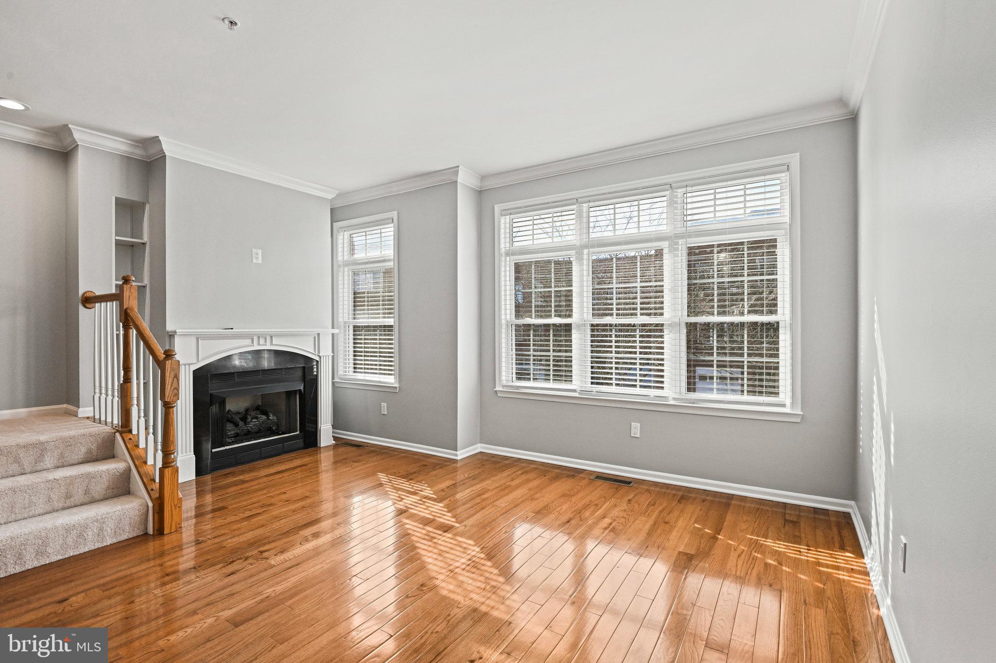 RESTON - Residential