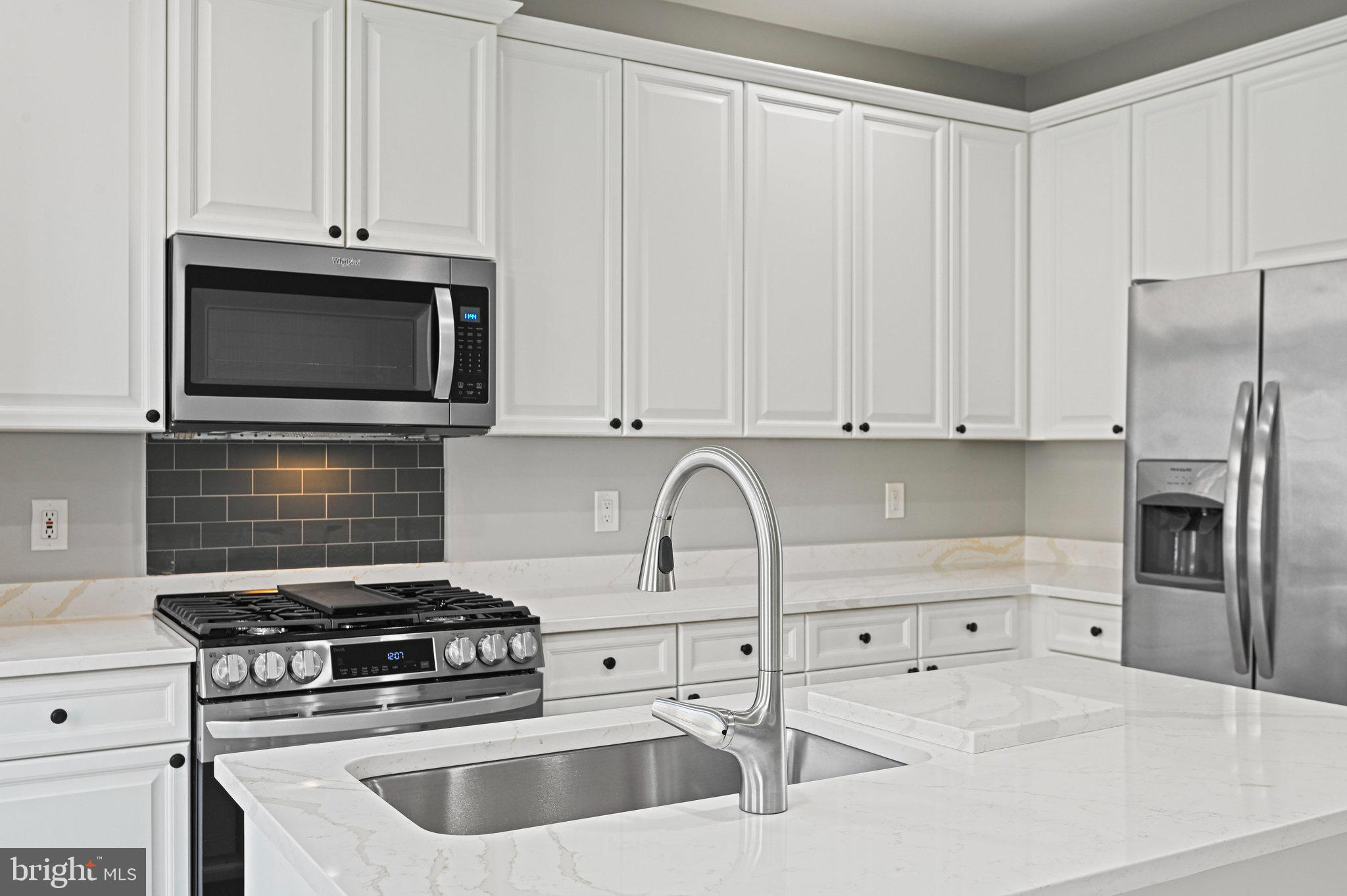 RESTON - Residential