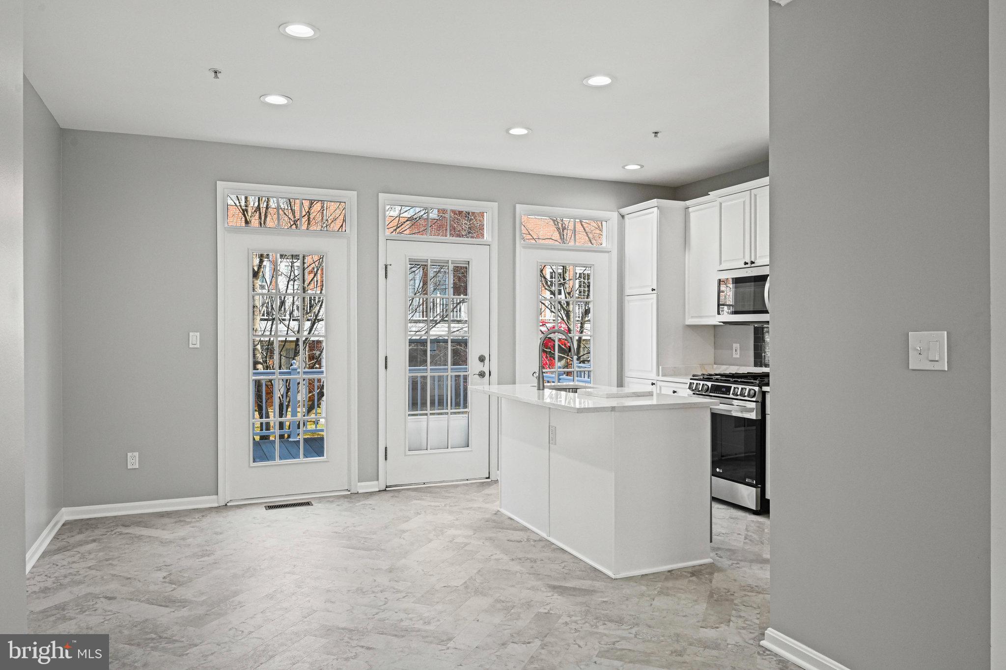 RESTON - Residential